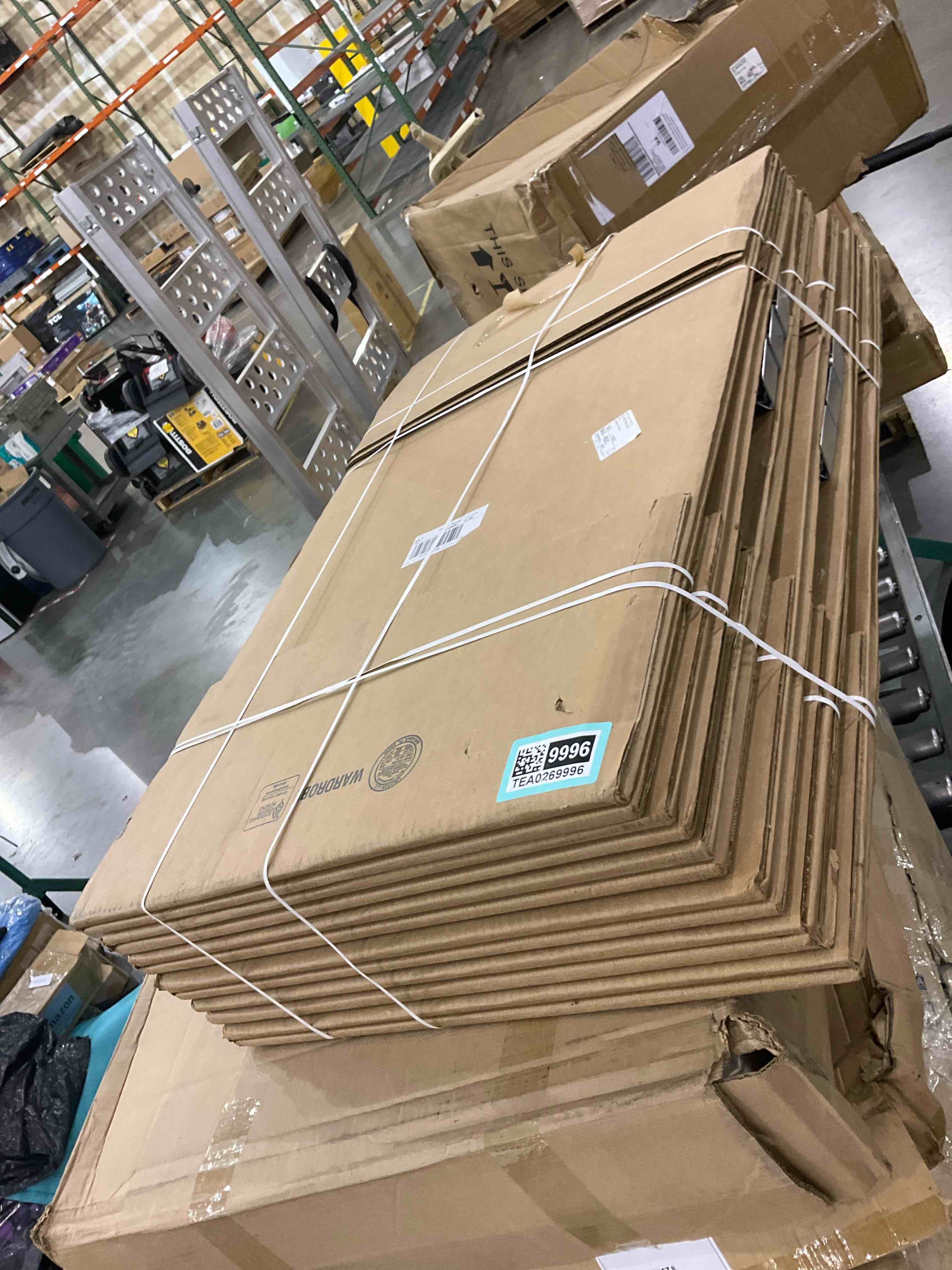 amazon basics wardrobe clothing moving boxes with bar, 6 pack, Brown, 24" x 24" x 40" 