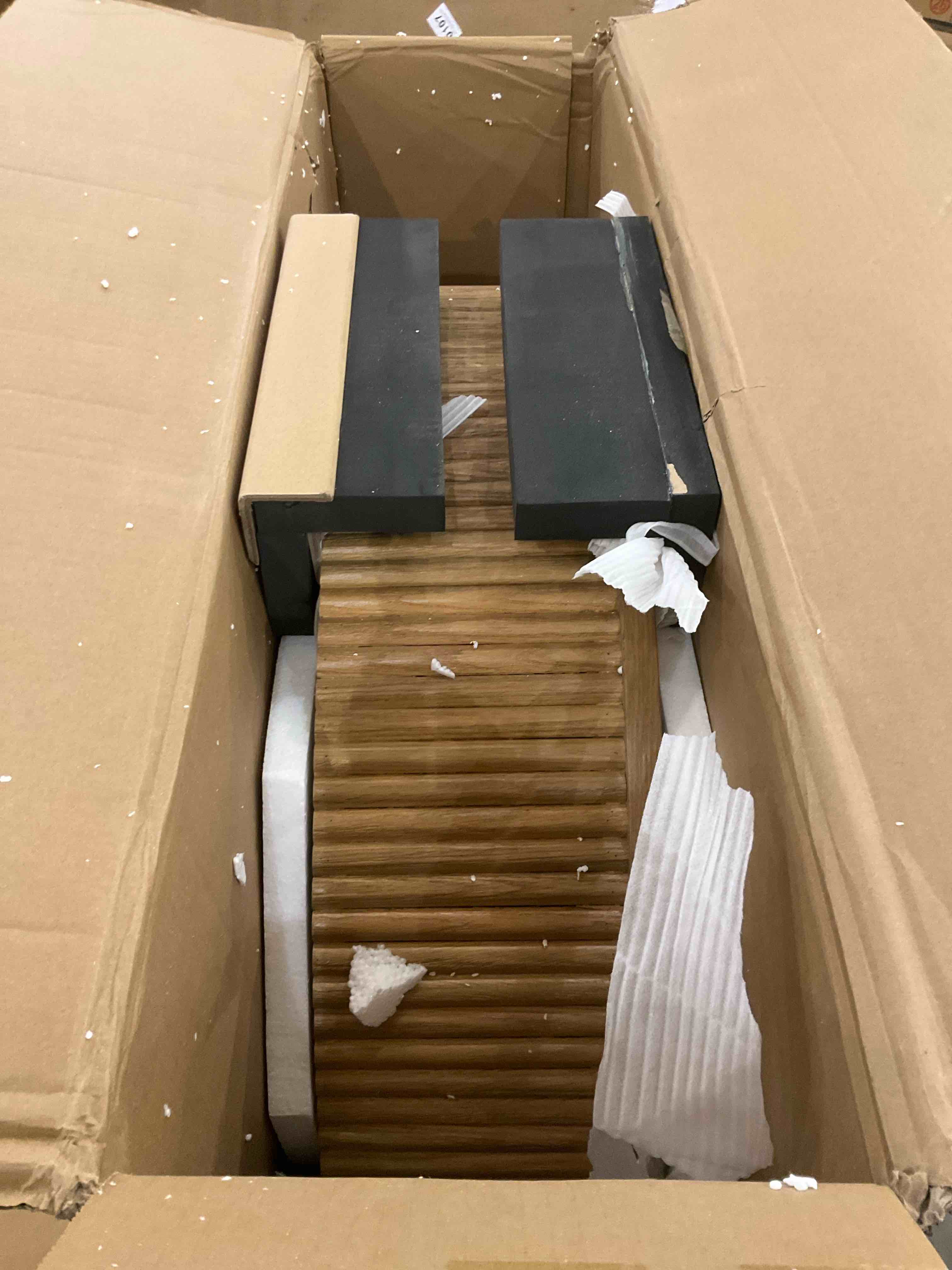 https://s3.amazonaws.com/lotting-images-prod/bidfta/TEA0270929_1736884840699.jpeg