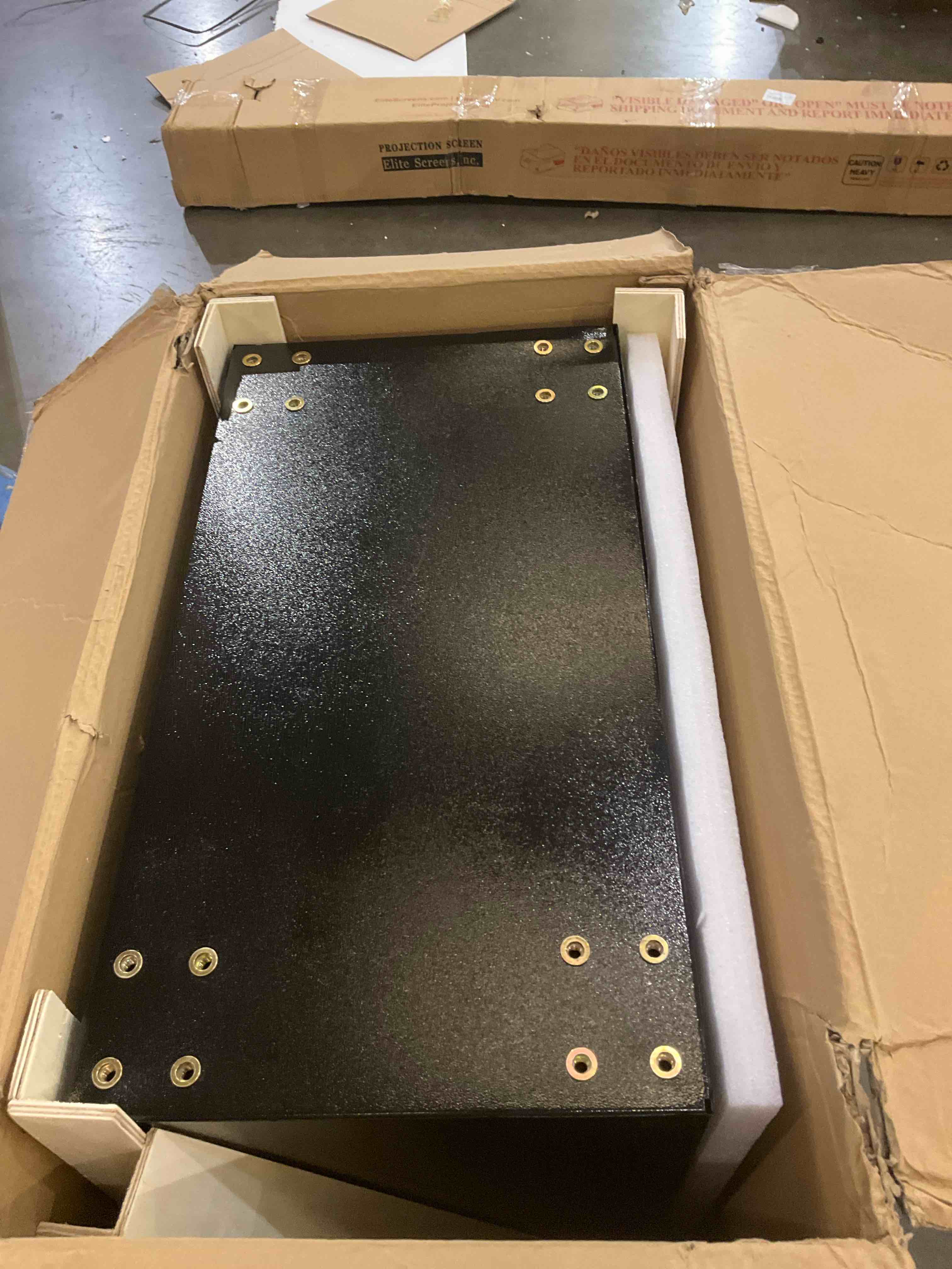 https://s3.amazonaws.com/lotting-images-prod/bidfta/TEA0271795_1735846774138.jpeg