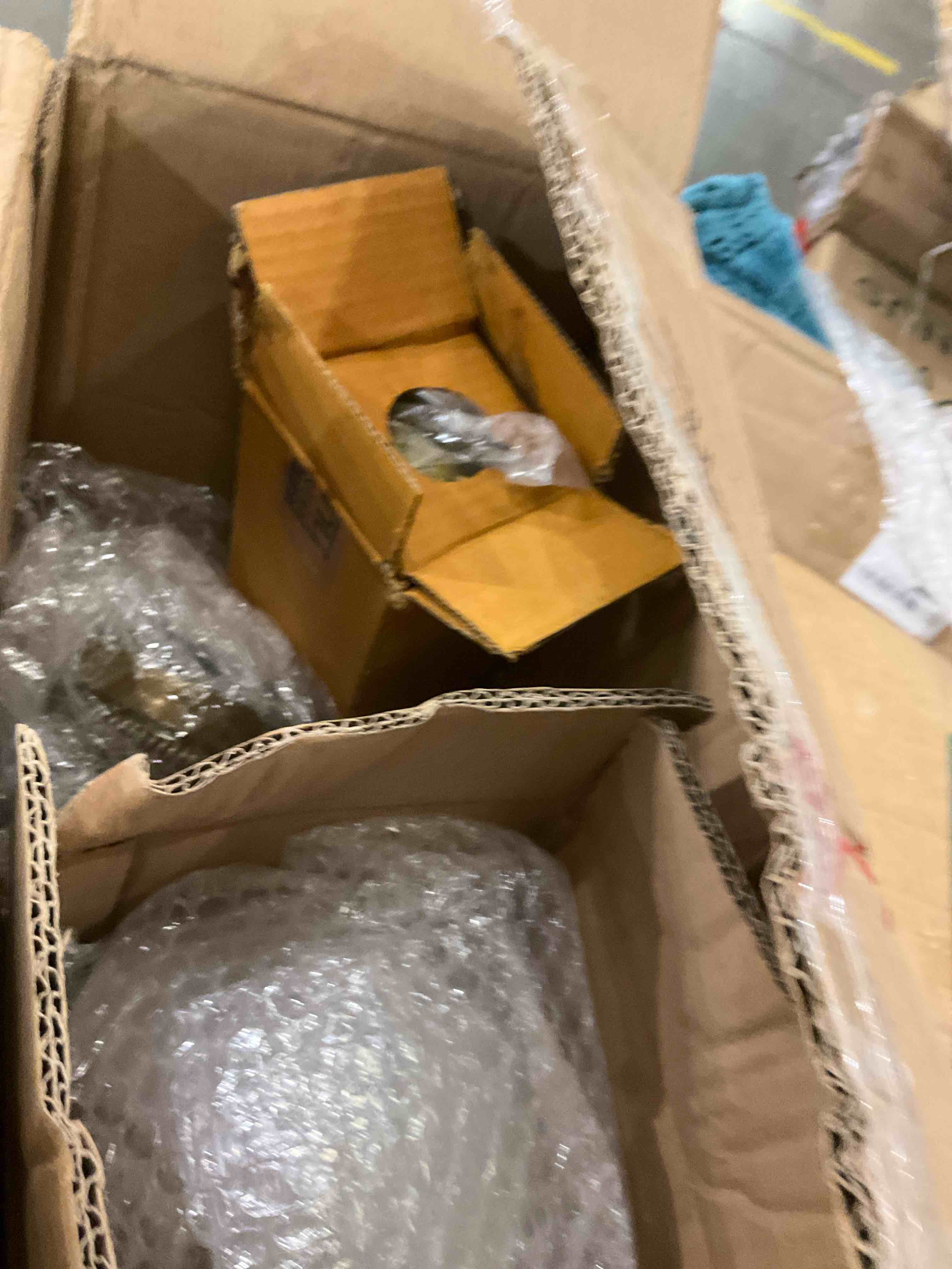 https://s3.amazonaws.com/lotting-images-prod/bidfta/TEA0272087_1736800819365.jpeg
