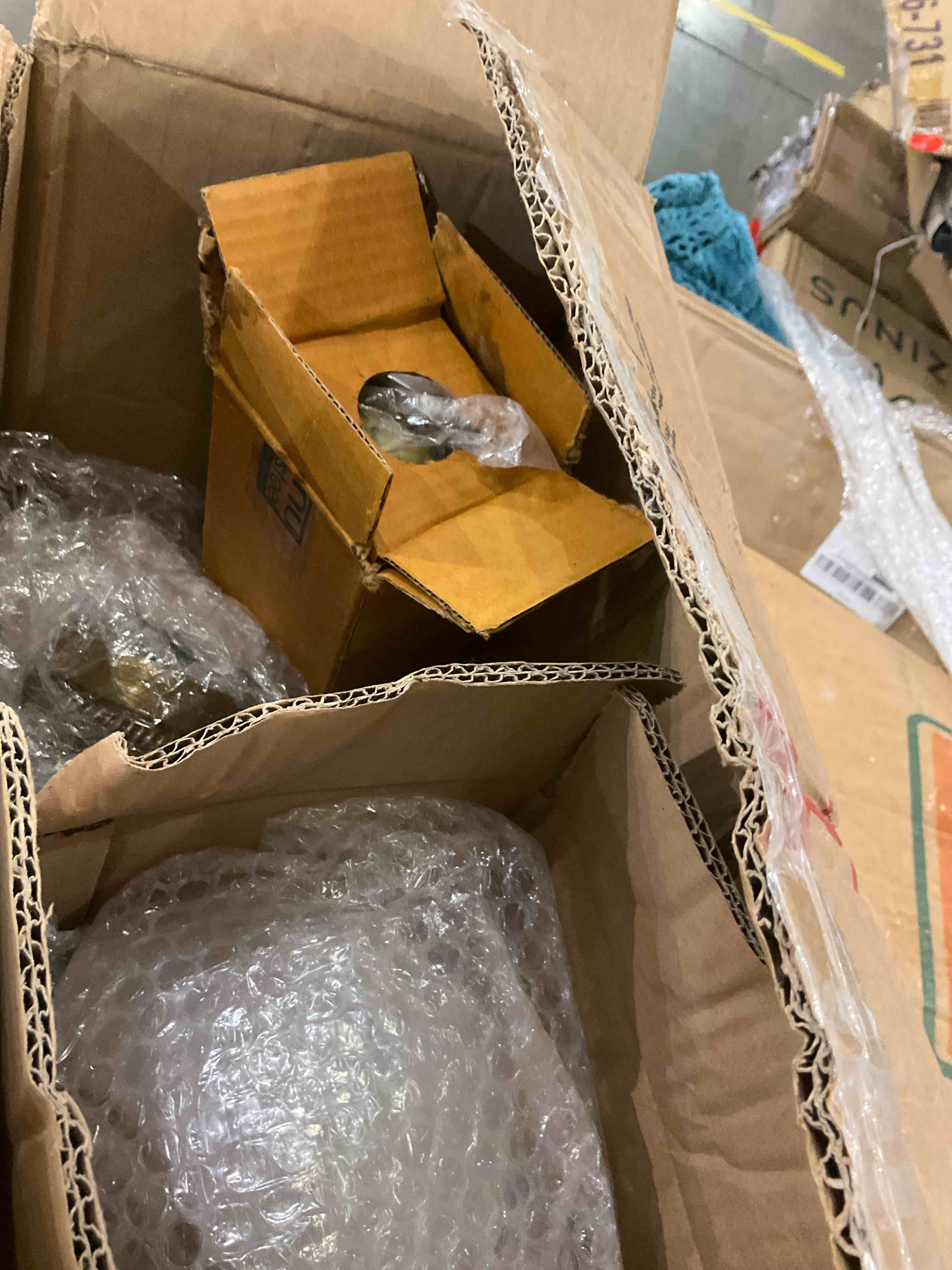 https://s3.amazonaws.com/lotting-images-prod/bidfta/TEA0272087_1736800820676.jpeg