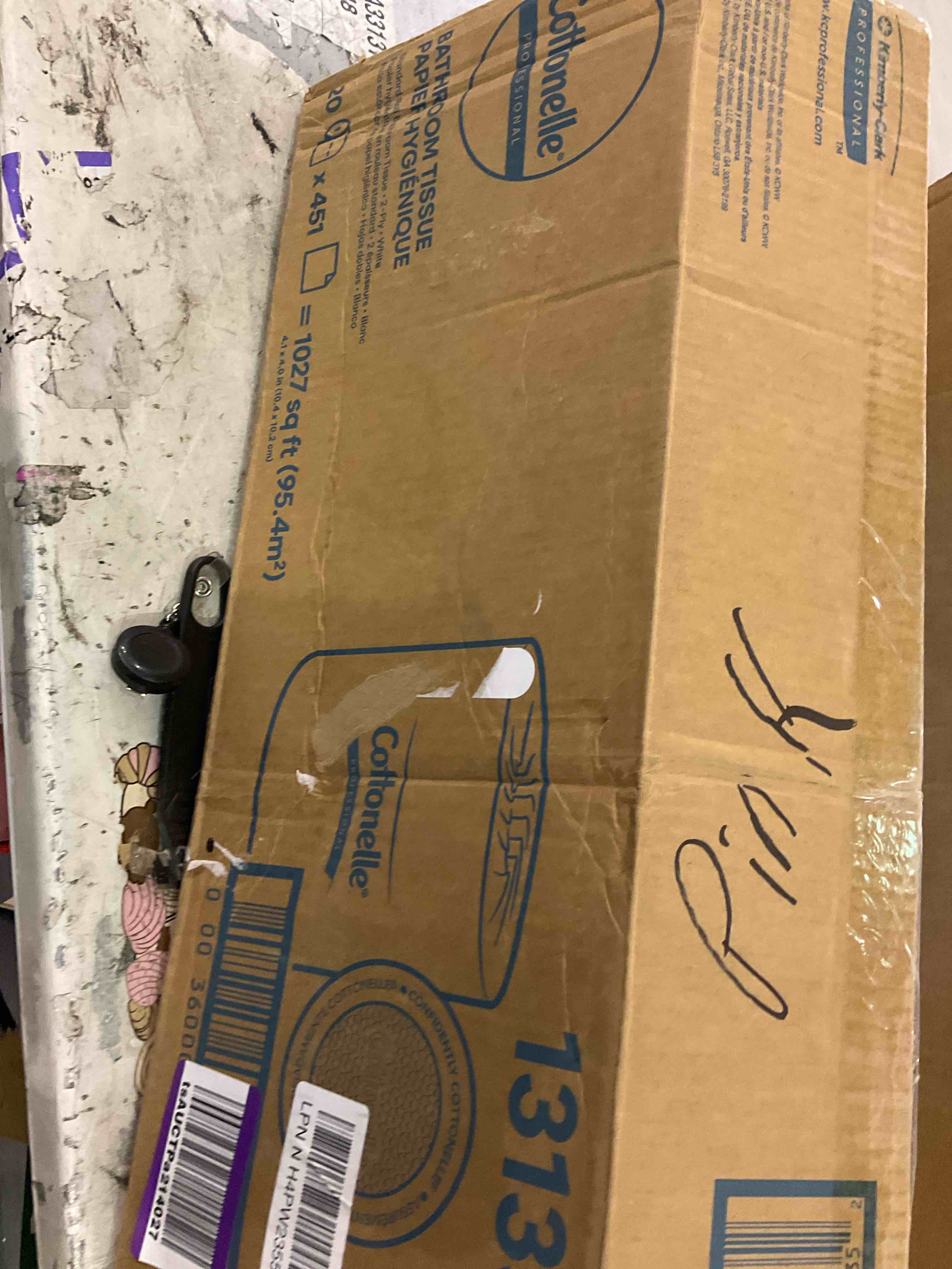https://s3.amazonaws.com/lotting-images-prod/bidfta/TEA0273697_1732540461333.jpeg