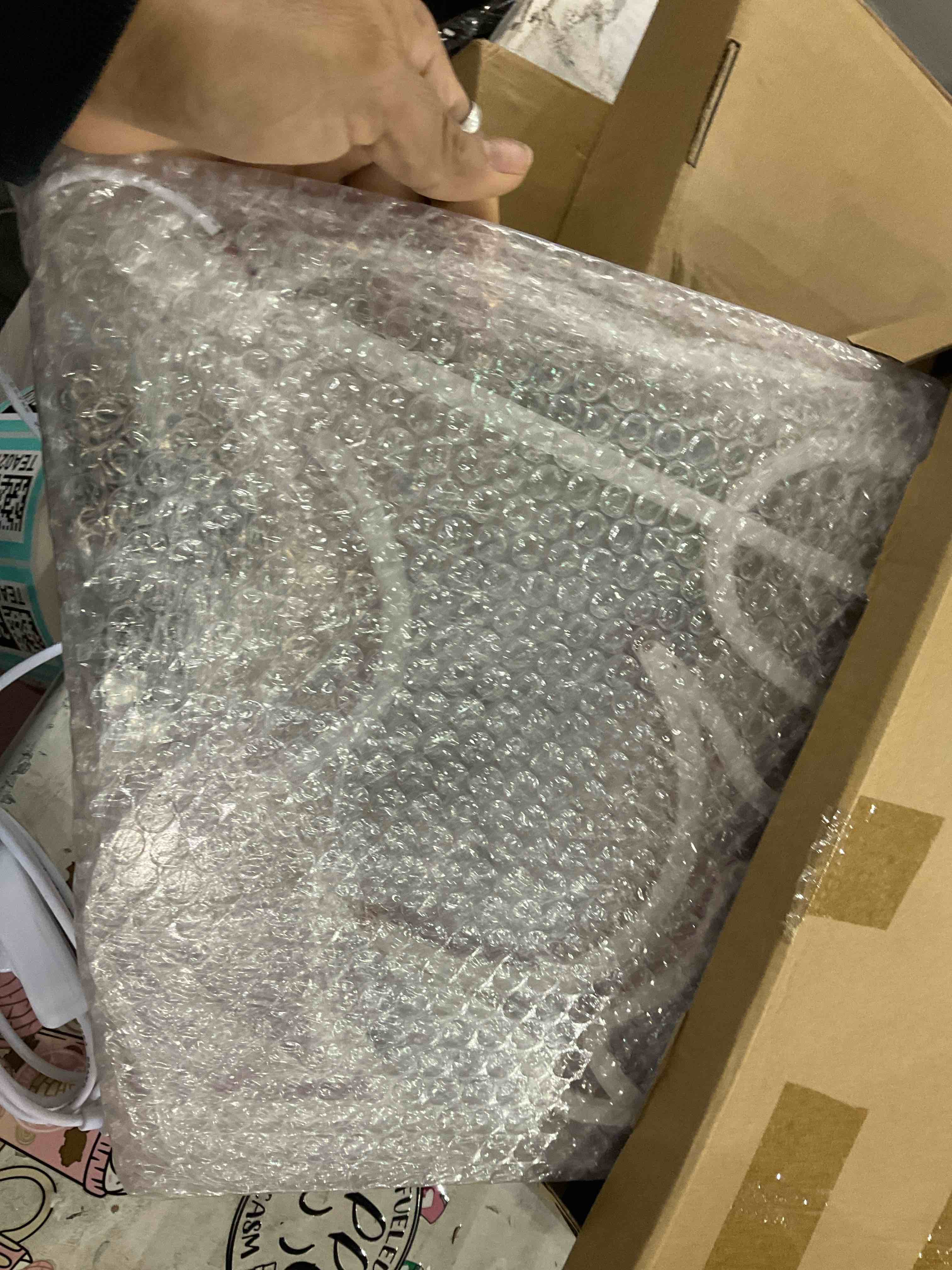 https://s3.amazonaws.com/lotting-images-prod/bidfta/TEA0273815_1732130754839.jpeg