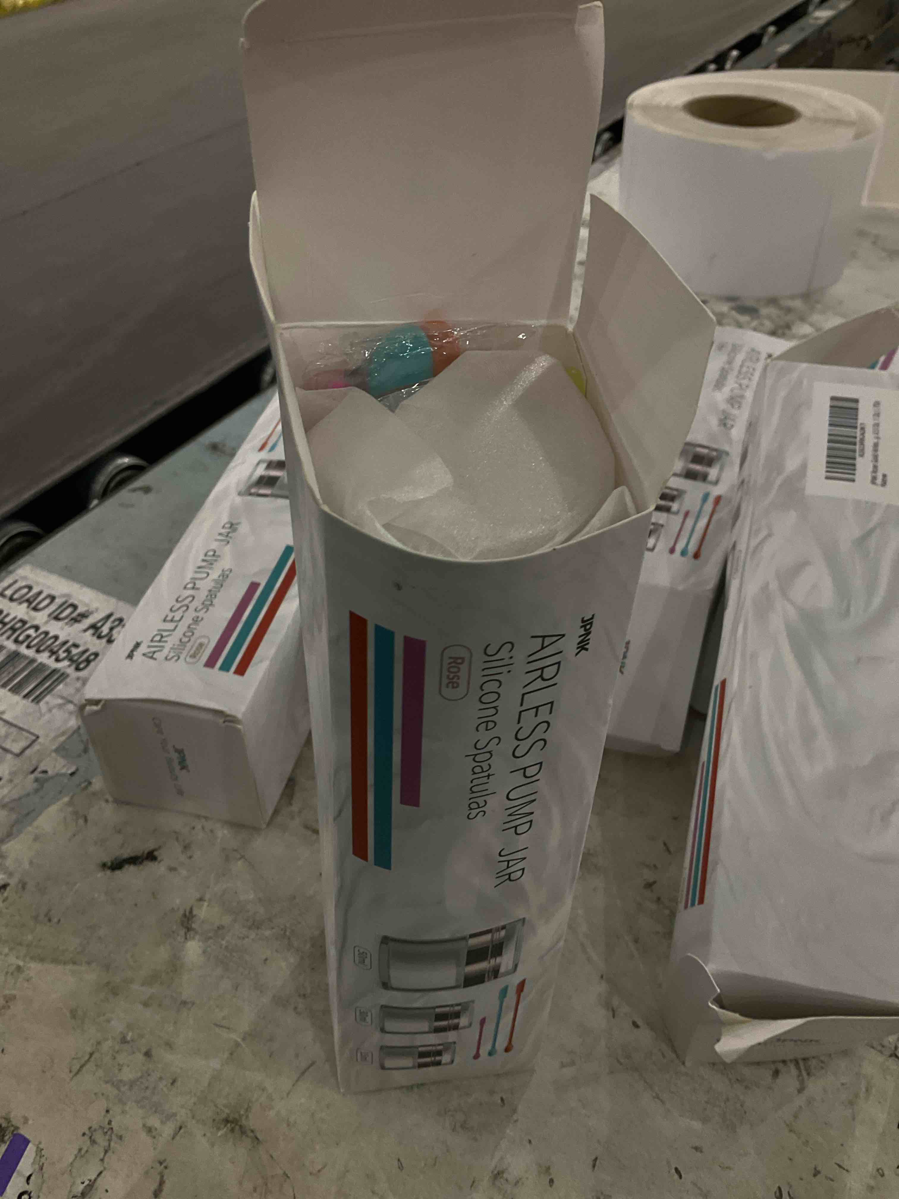 https://s3.amazonaws.com/lotting-images-prod/bidfta/TEA0273875_1732126664096.jpeg