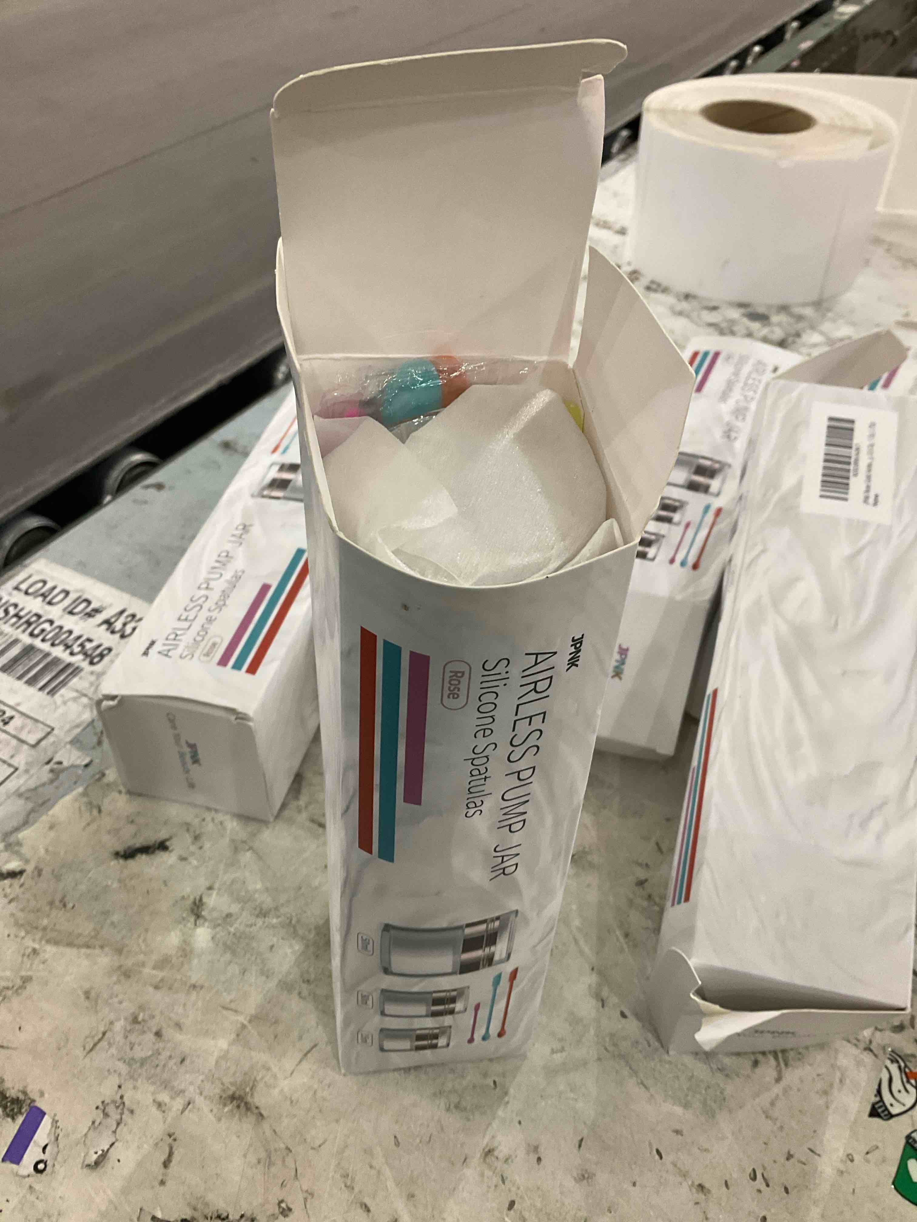 https://s3.amazonaws.com/lotting-images-prod/bidfta/TEA0273875_1732126665045.jpeg