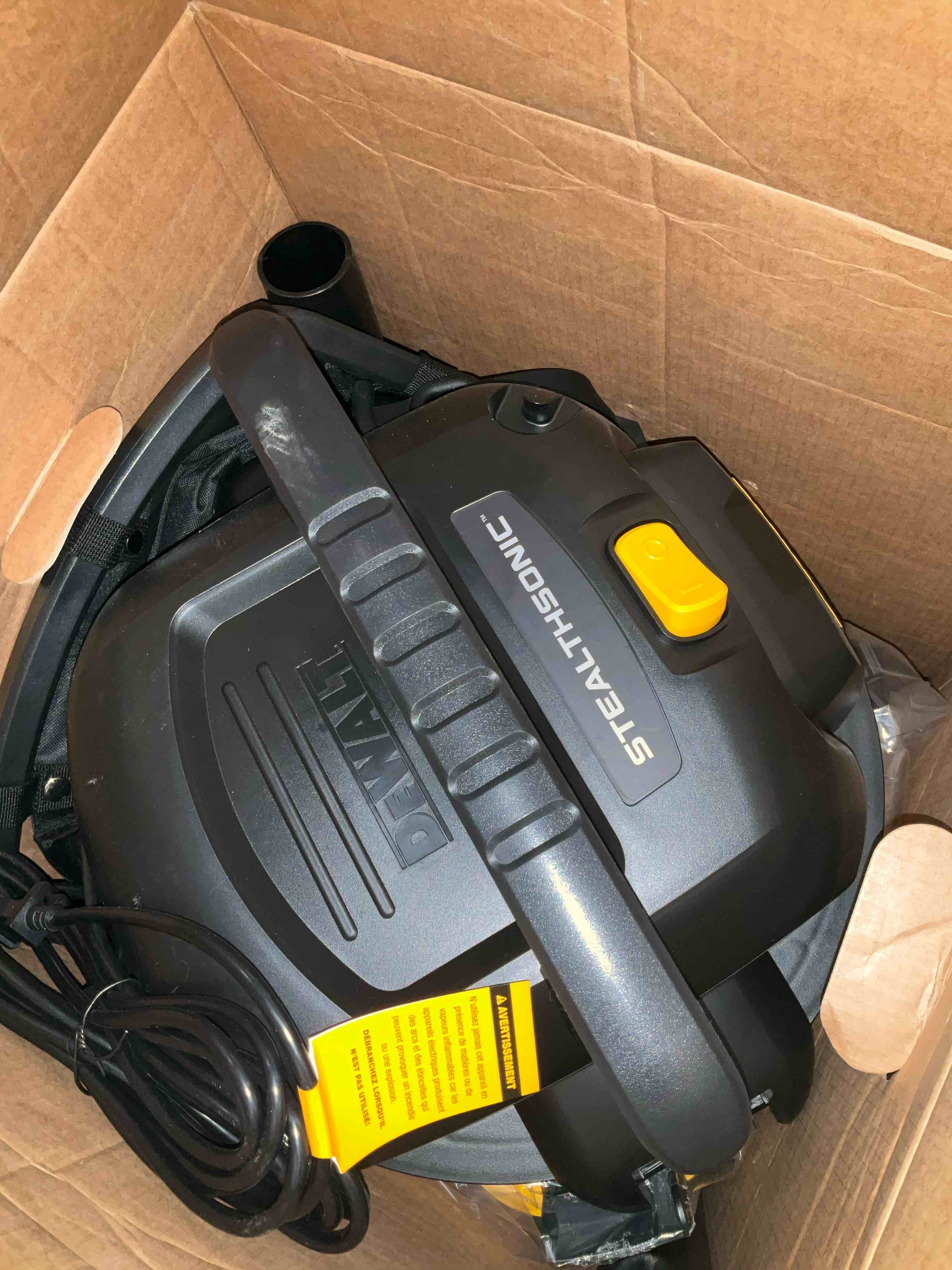 DEWALT 12 Gallon Poly Wet/Dry Vac,Yellow,DXV12P