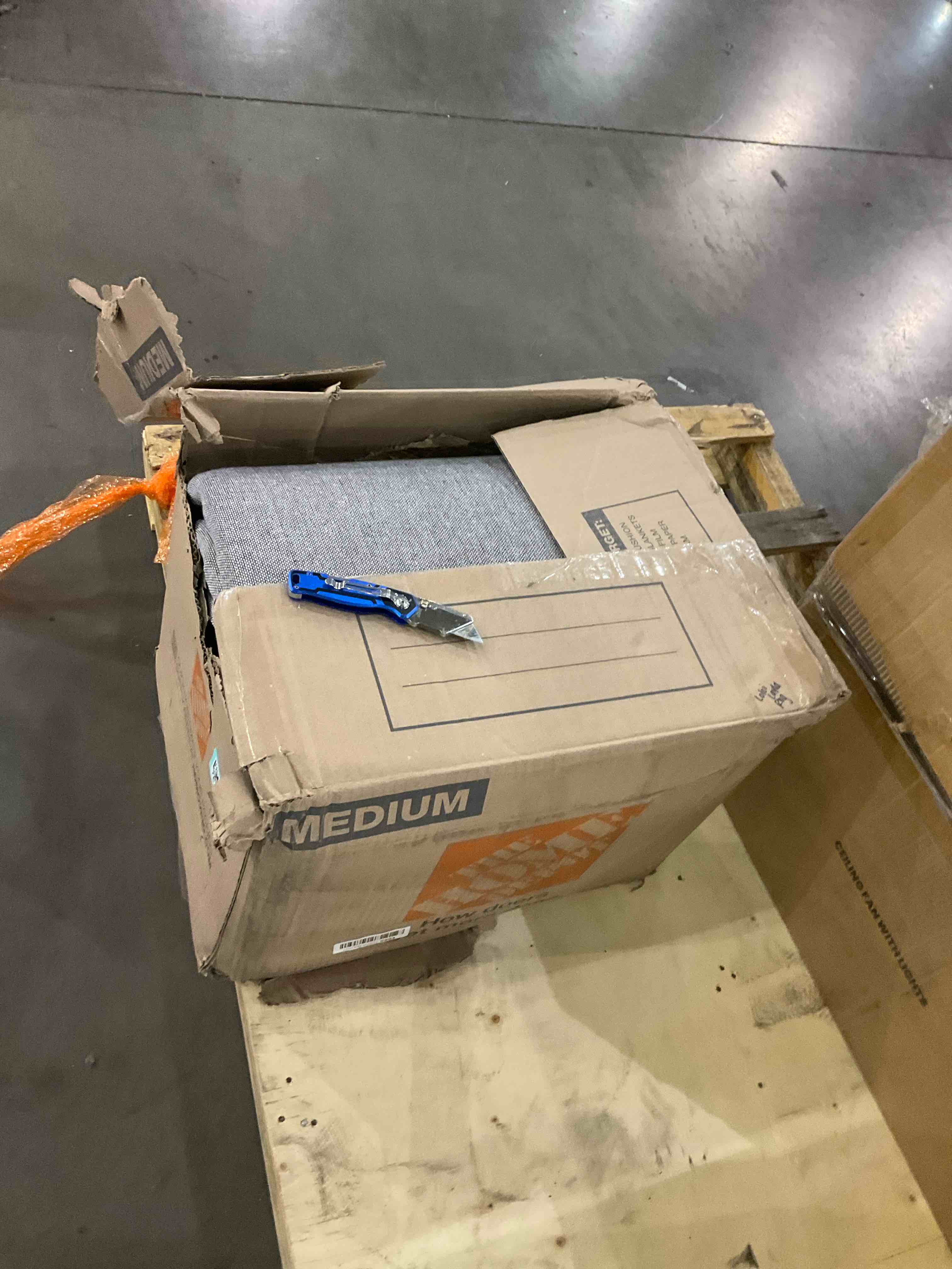 https://s3.amazonaws.com/lotting-images-prod/bidfta/TEA0275063_1734698155512.jpeg