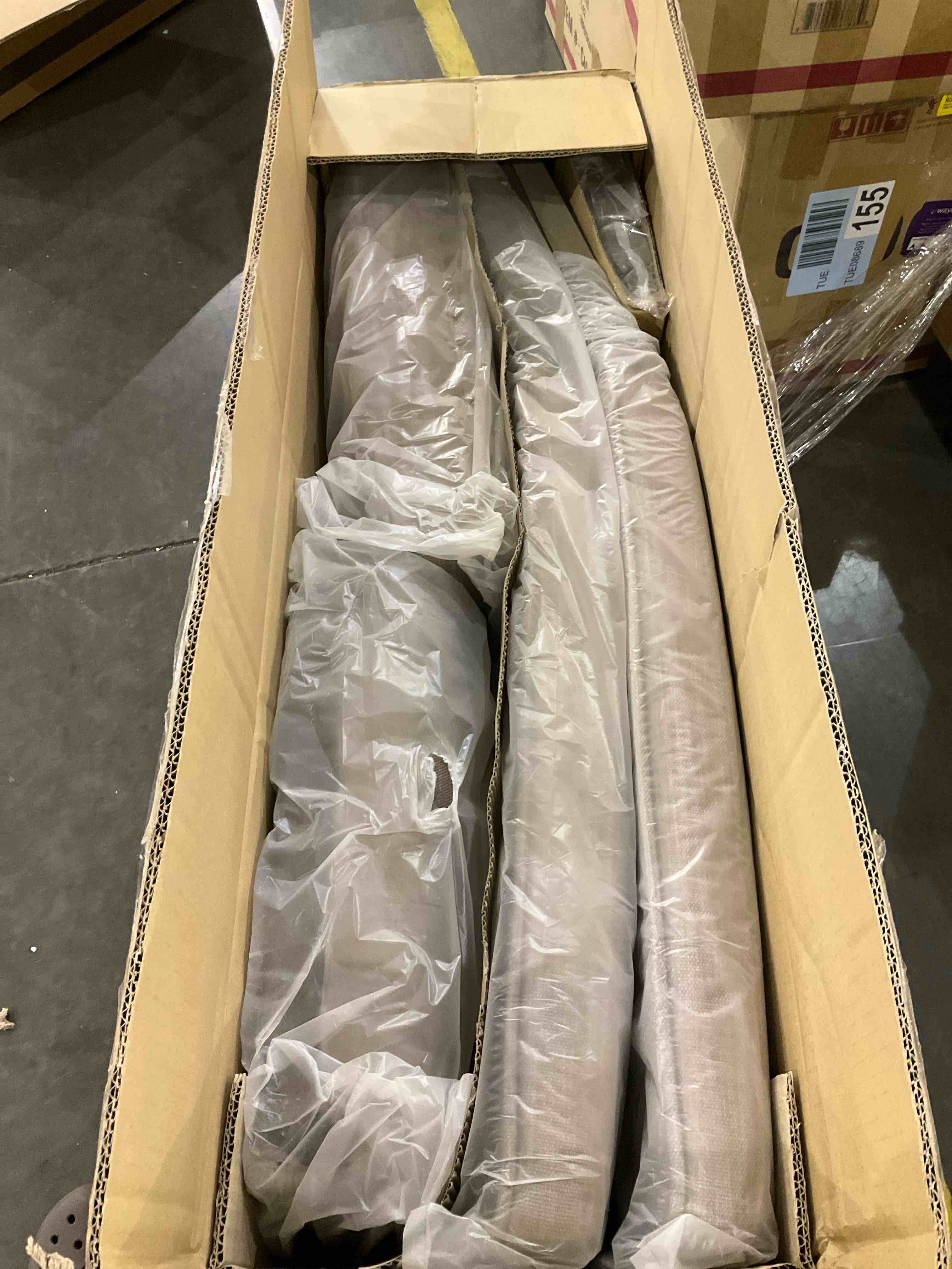 https://s3.amazonaws.com/lotting-images-prod/bidfta/TEA0275816_1733920182077.jpeg