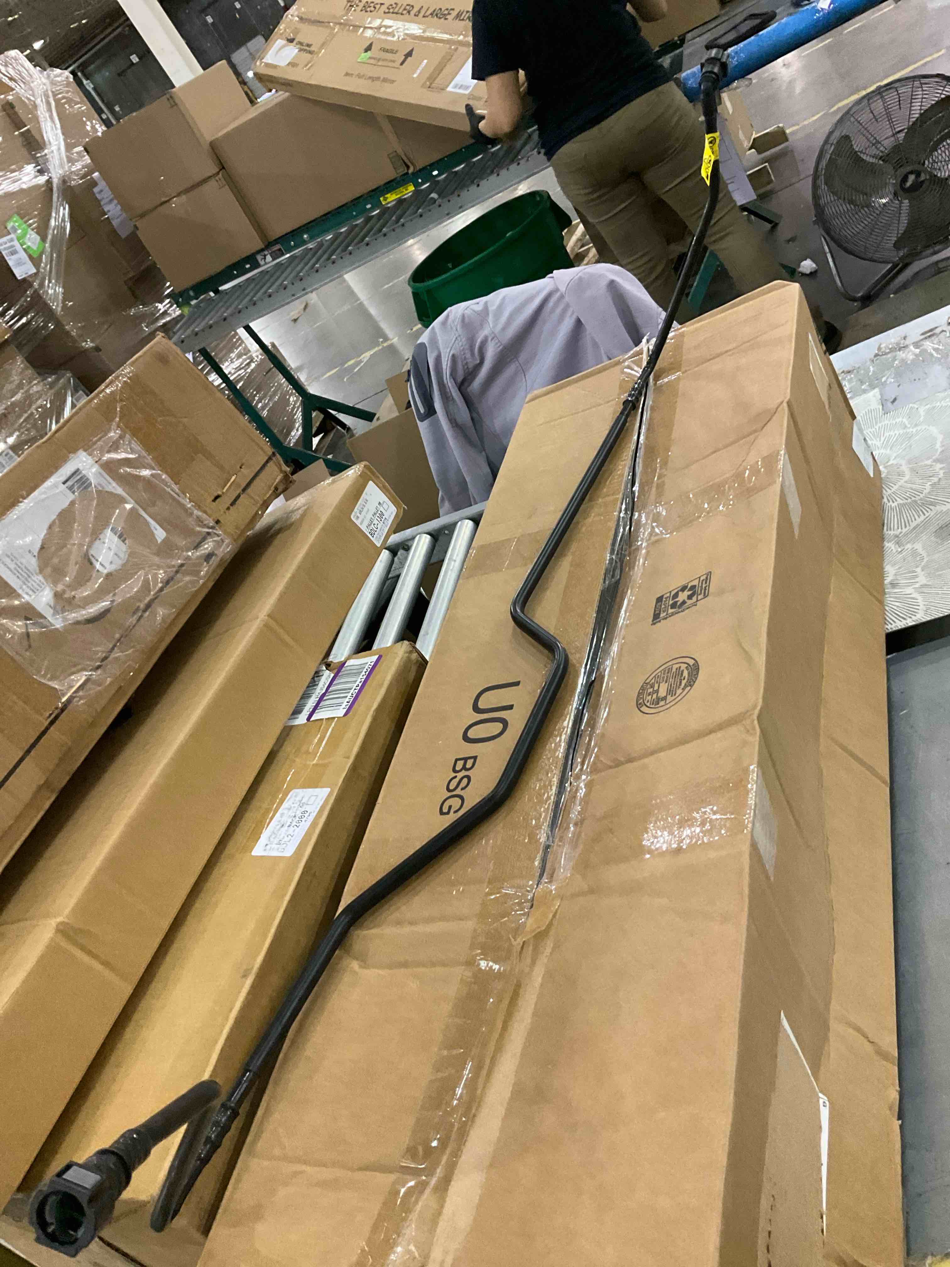 https://s3.amazonaws.com/lotting-images-prod/bidfta/TEA0277922_1732543169080.jpeg