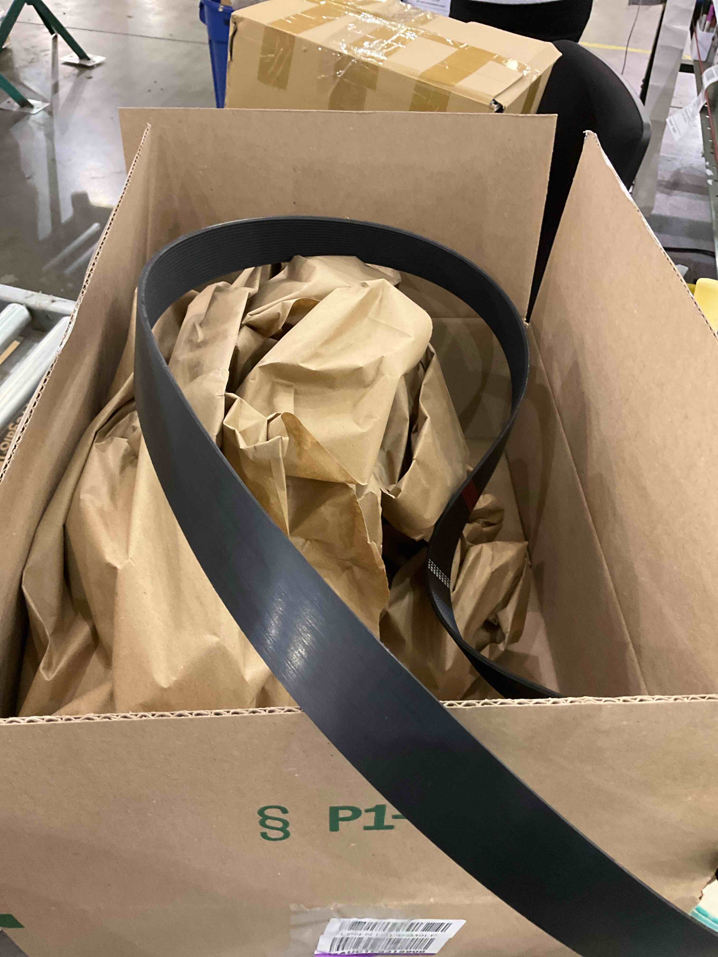 https://s3.amazonaws.com/lotting-images-prod/bidfta/TEA0277983_1732300420370.jpeg