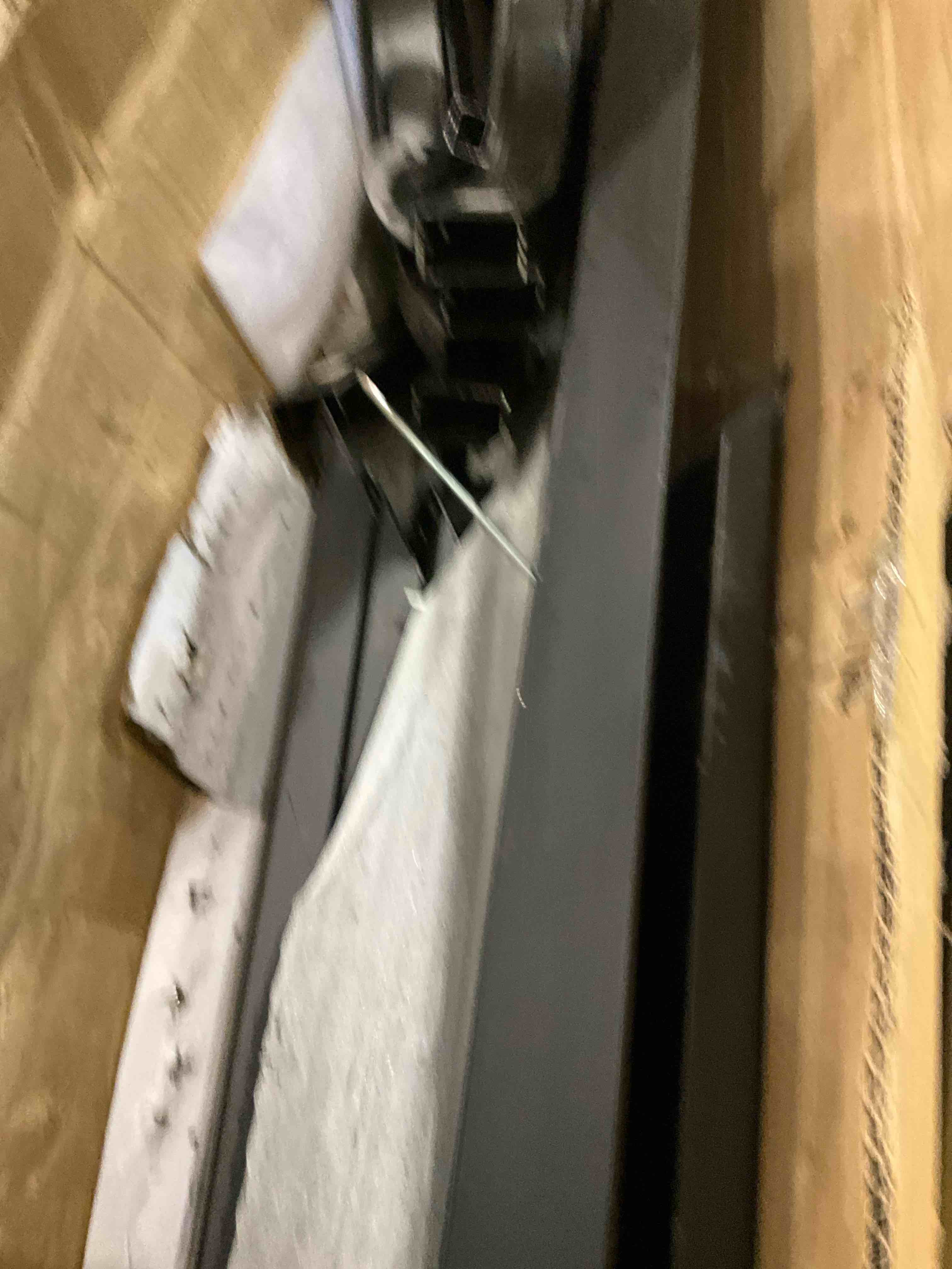 https://s3.amazonaws.com/lotting-images-prod/bidfta/TEA0278196_1730554672898.jpeg