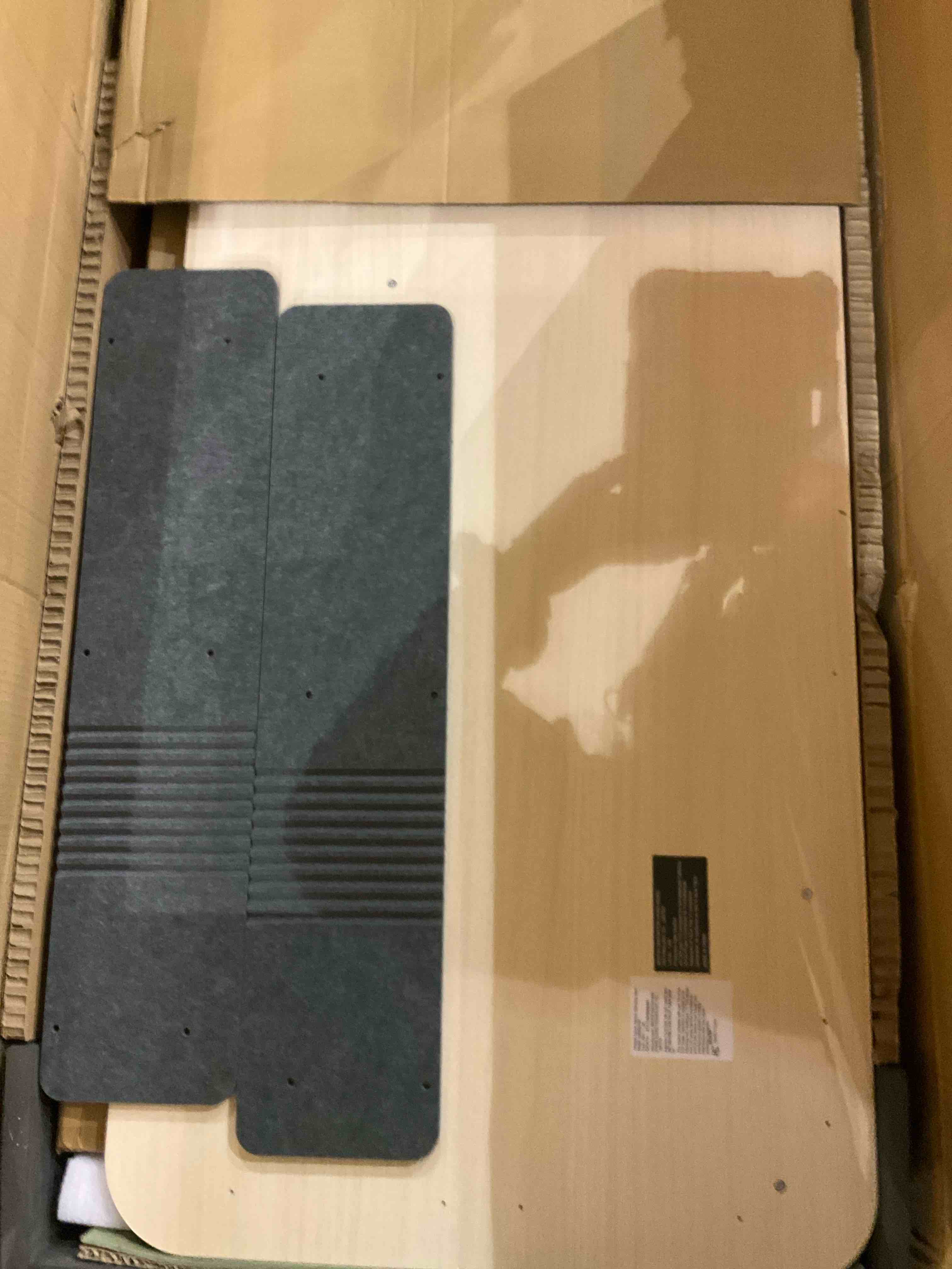 https://s3.amazonaws.com/lotting-images-prod/bidfta/TEA0279029_1729596076455.jpeg