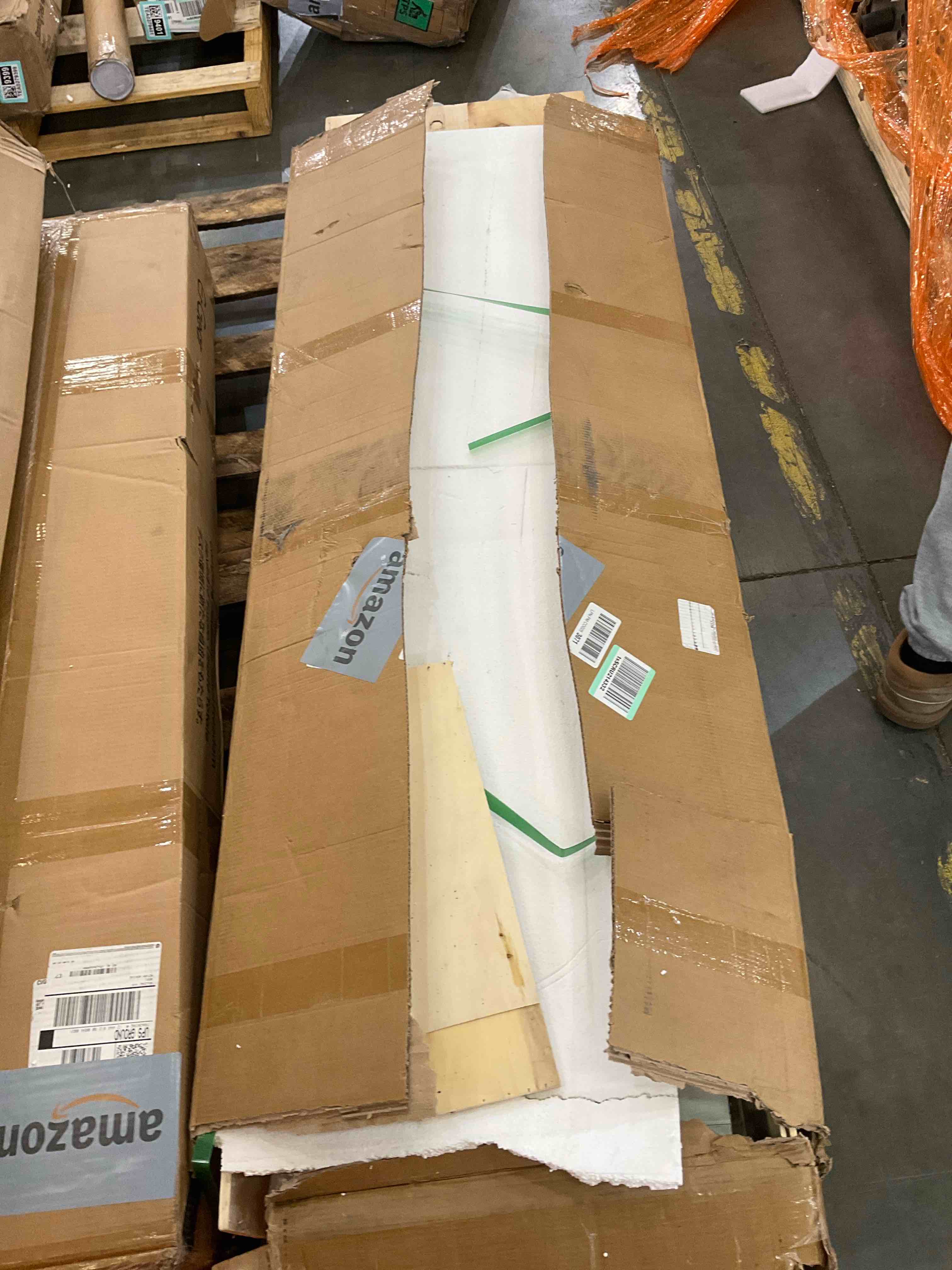 https://s3.amazonaws.com/lotting-images-prod/bidfta/TEA0279394_1729098152607.jpeg
