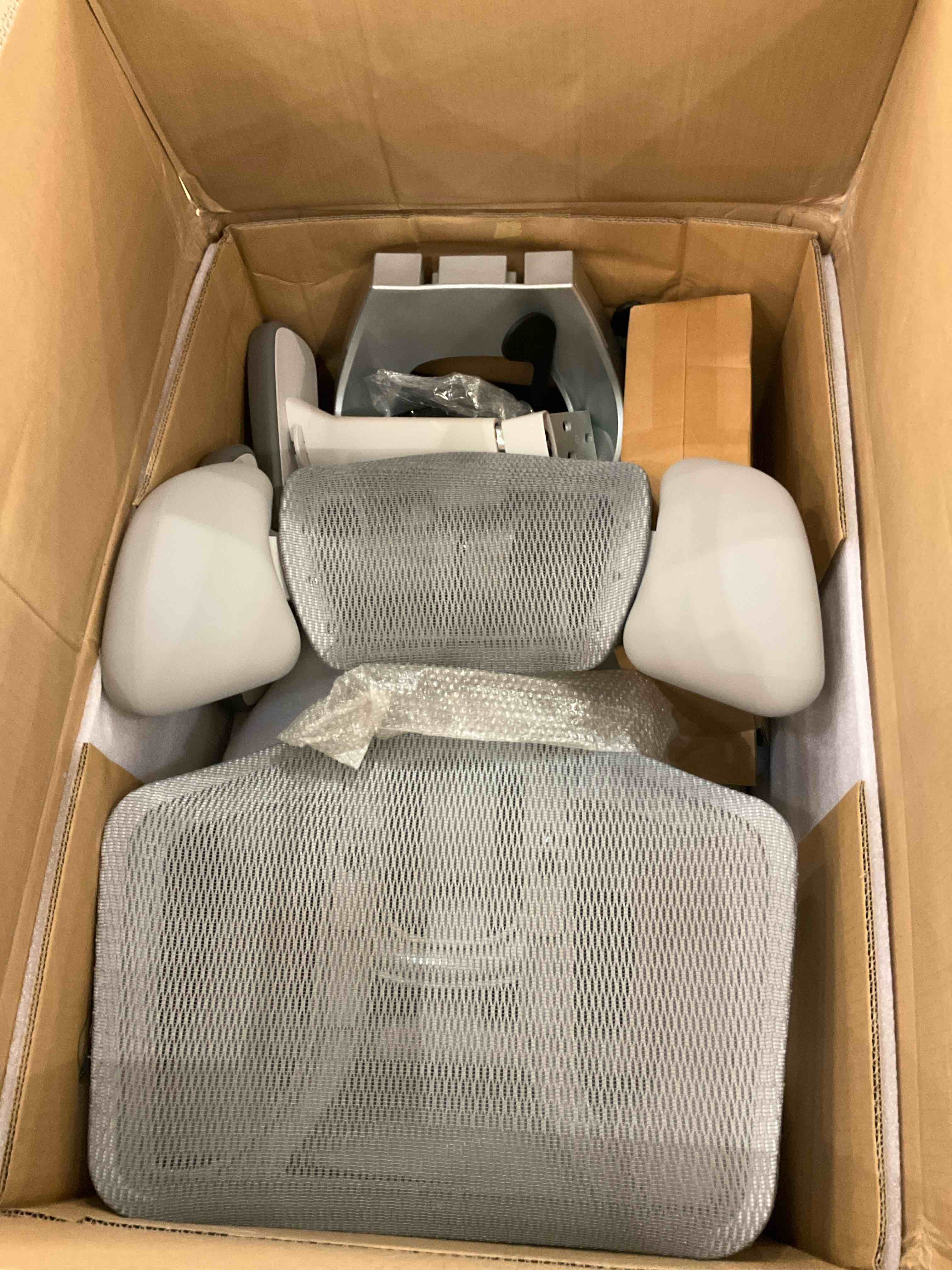 https://s3.amazonaws.com/lotting-images-prod/bidfta/TEA0279422_1729088163346.jpeg
