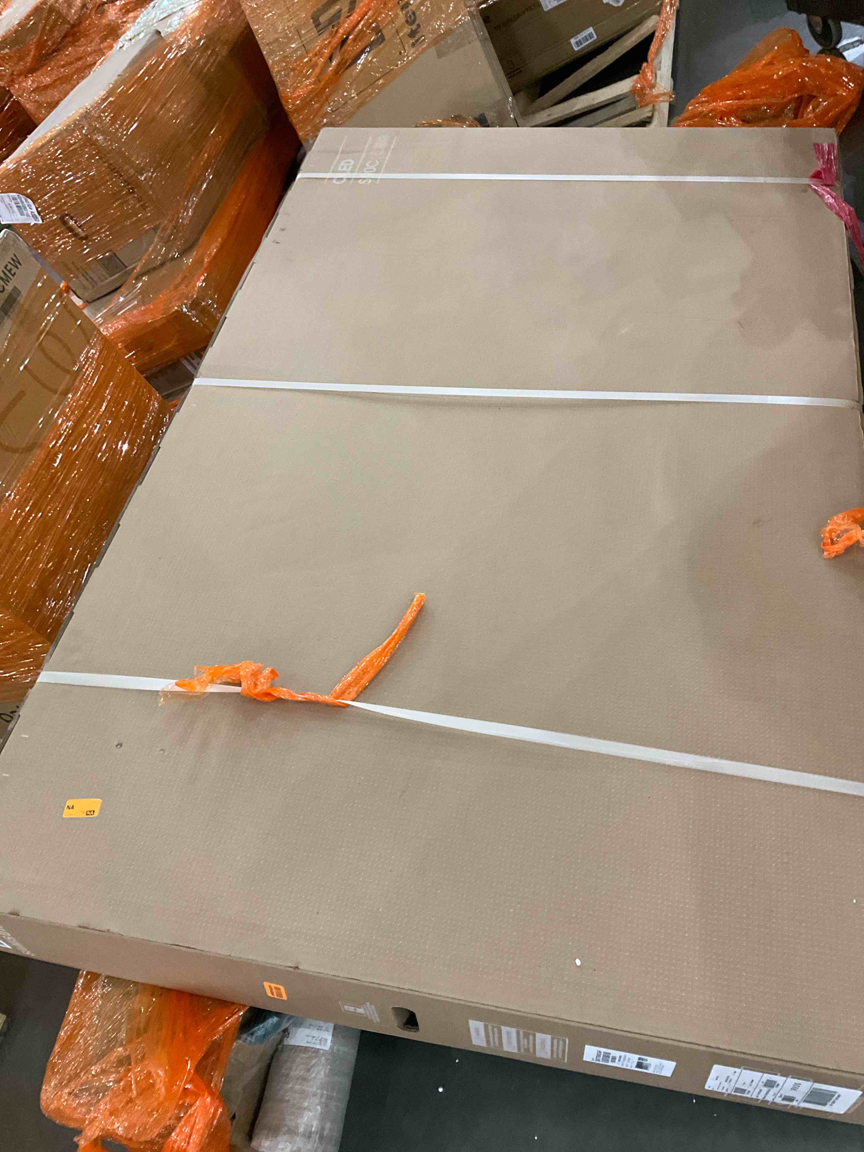 SAMSUNG 77Inch Class OLED 4K S90C Series Quantum HDR, Dolby Atmos