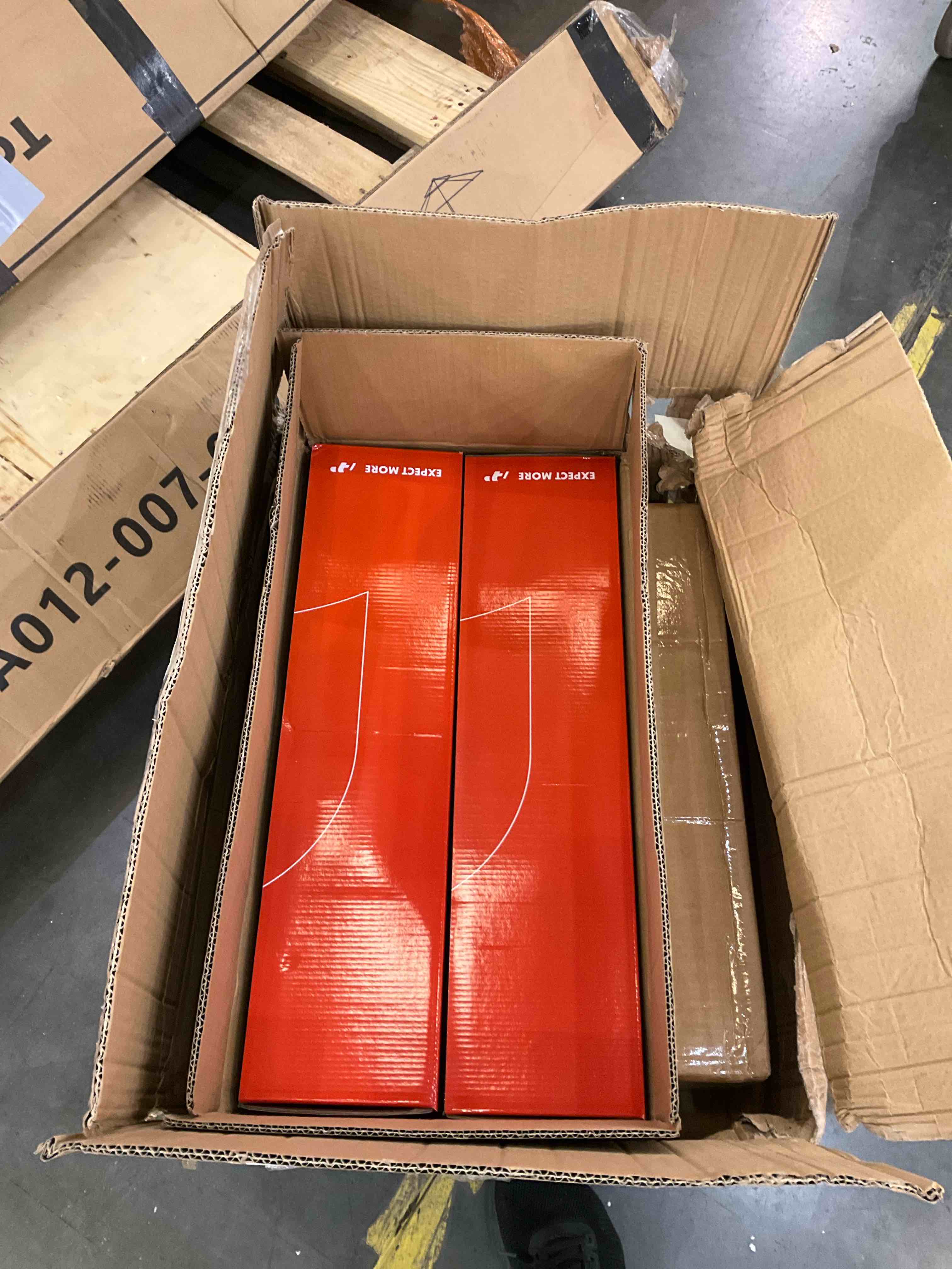 https://s3.amazonaws.com/lotting-images-prod/bidfta/TEA0279490_1729013417271.jpeg