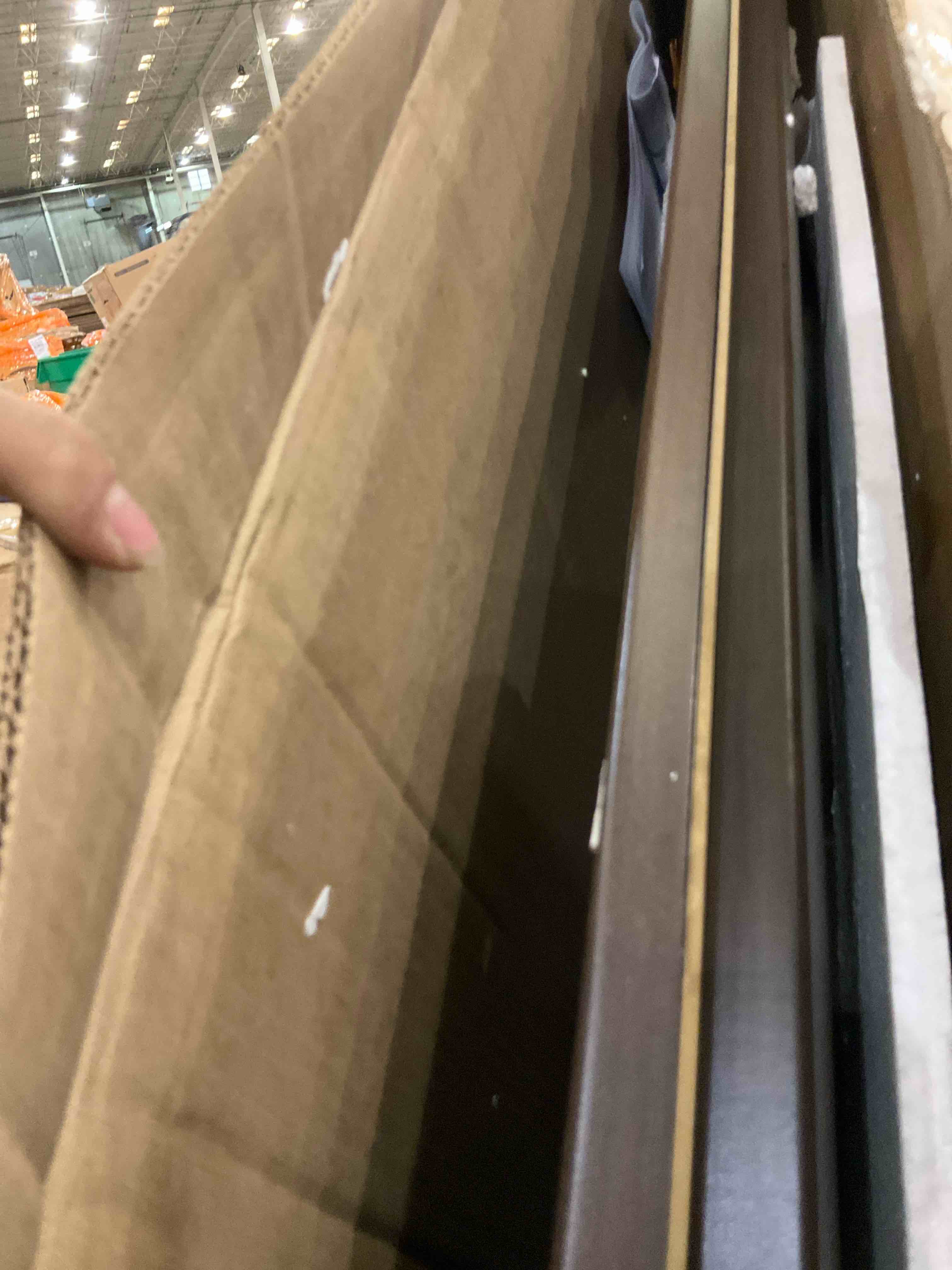 https://s3.amazonaws.com/lotting-images-prod/bidfta/TEA0279531_1729006868270.jpeg