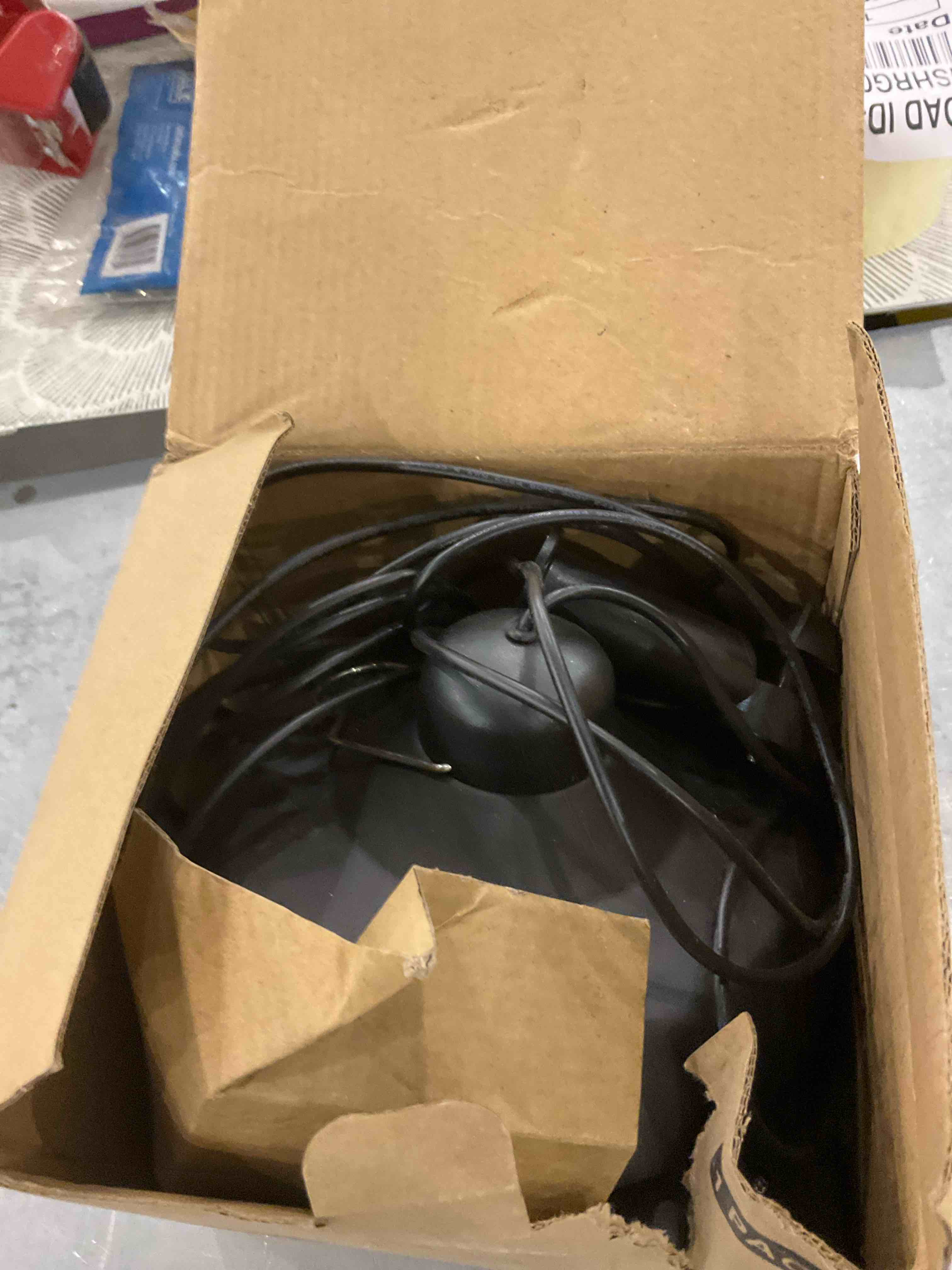 https://s3.amazonaws.com/lotting-images-prod/bidfta/TEA0280335_1737038139388.jpeg