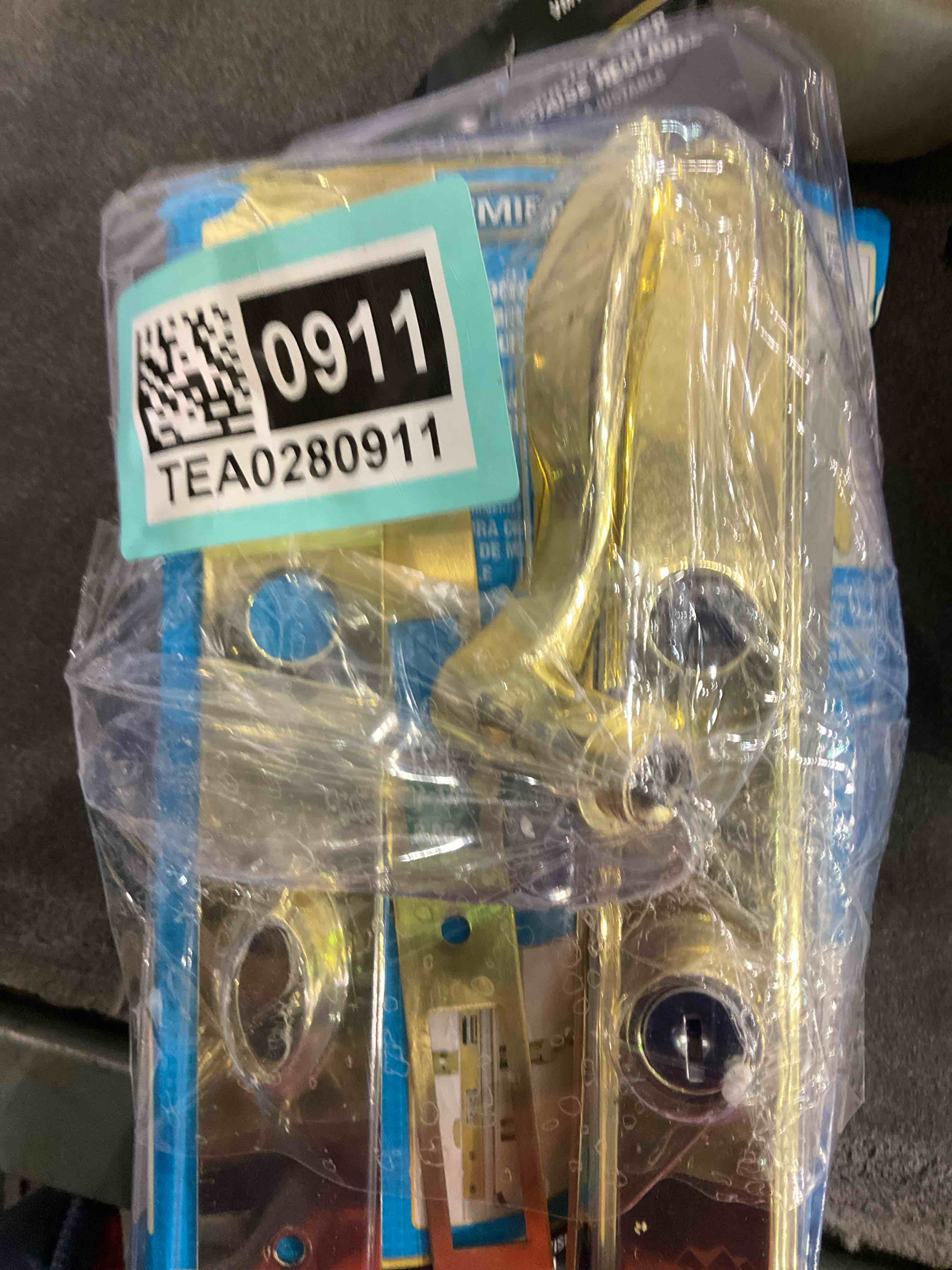 Condition photo showing As Is for door knobs