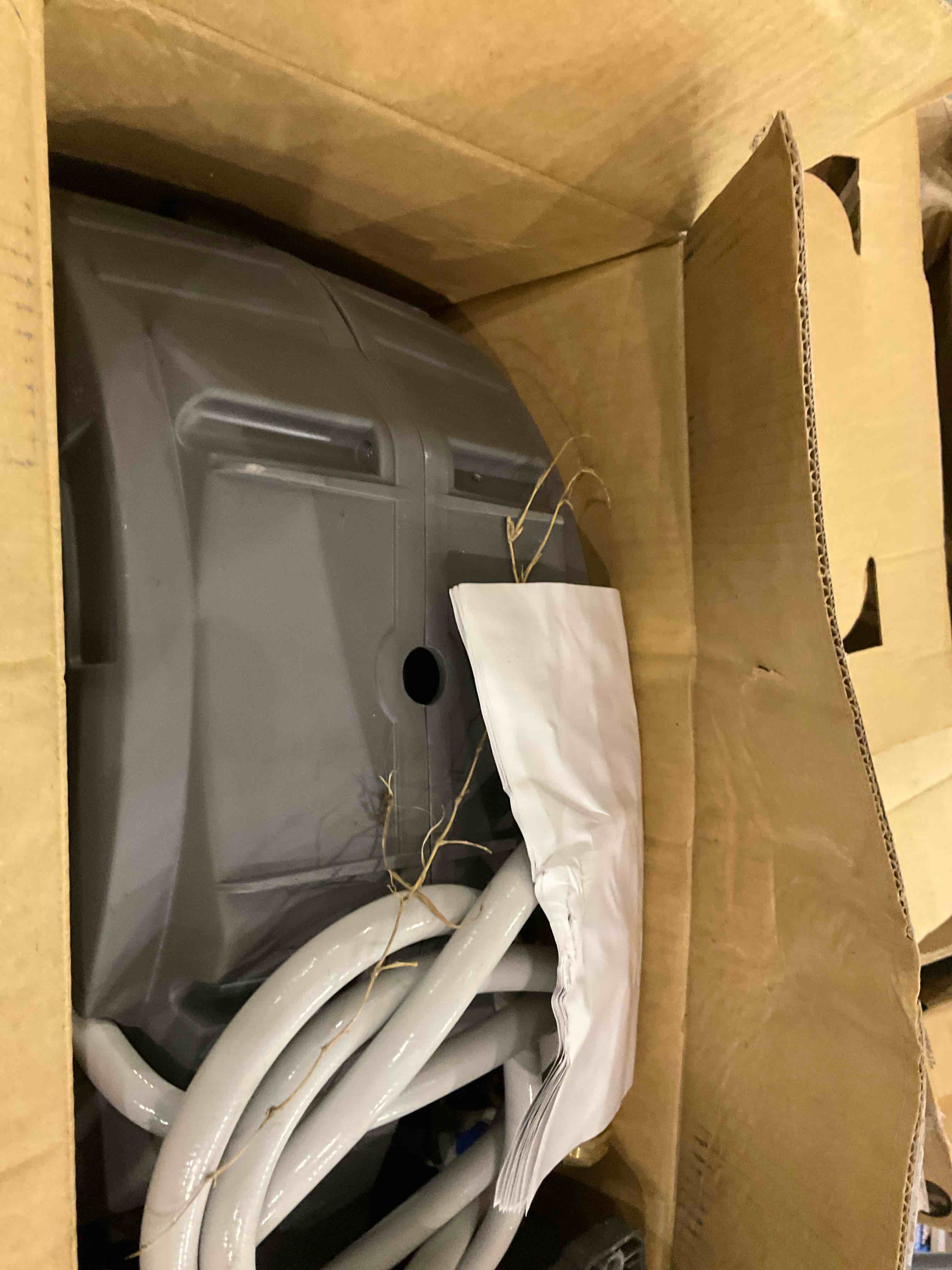 https://s3.amazonaws.com/lotting-images-prod/bidfta/TEA0281052_1736280616629.jpeg