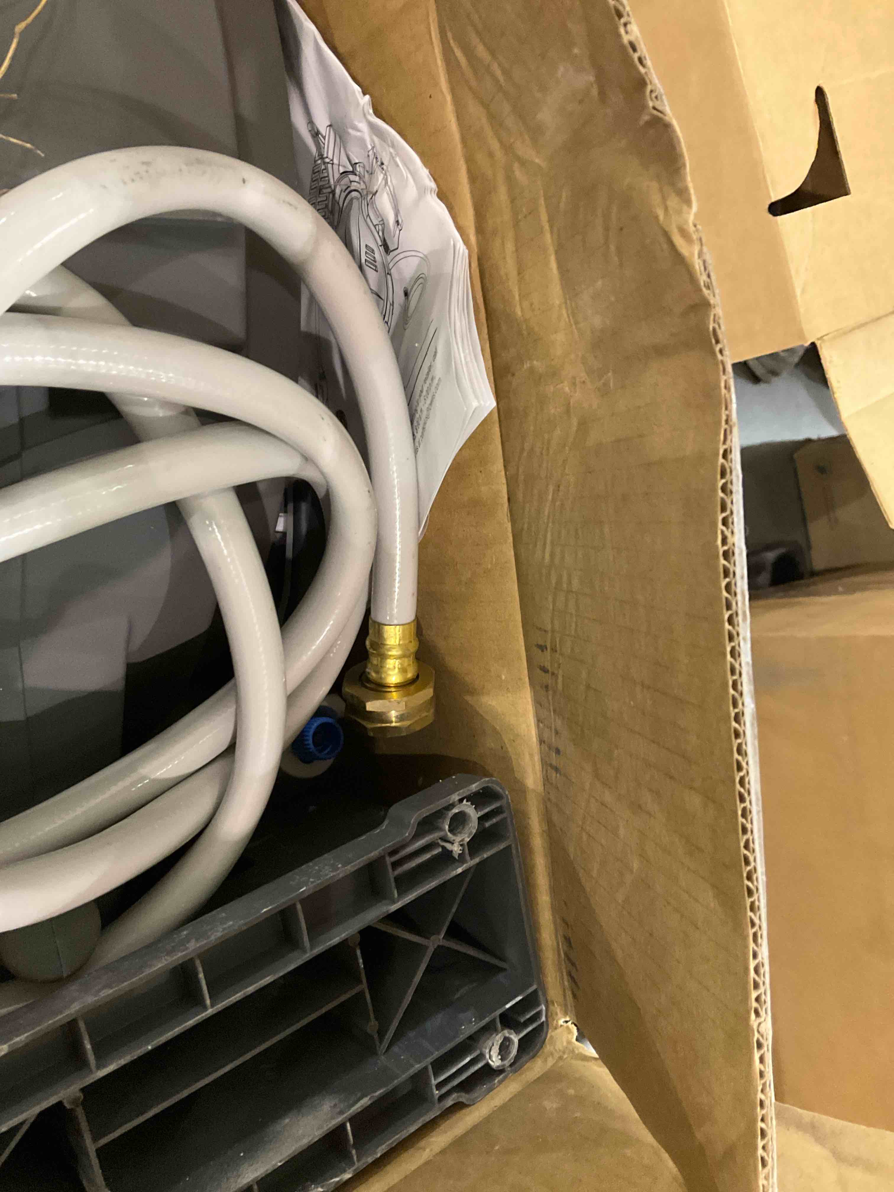https://s3.amazonaws.com/lotting-images-prod/bidfta/TEA0281052_1736280624627.jpeg