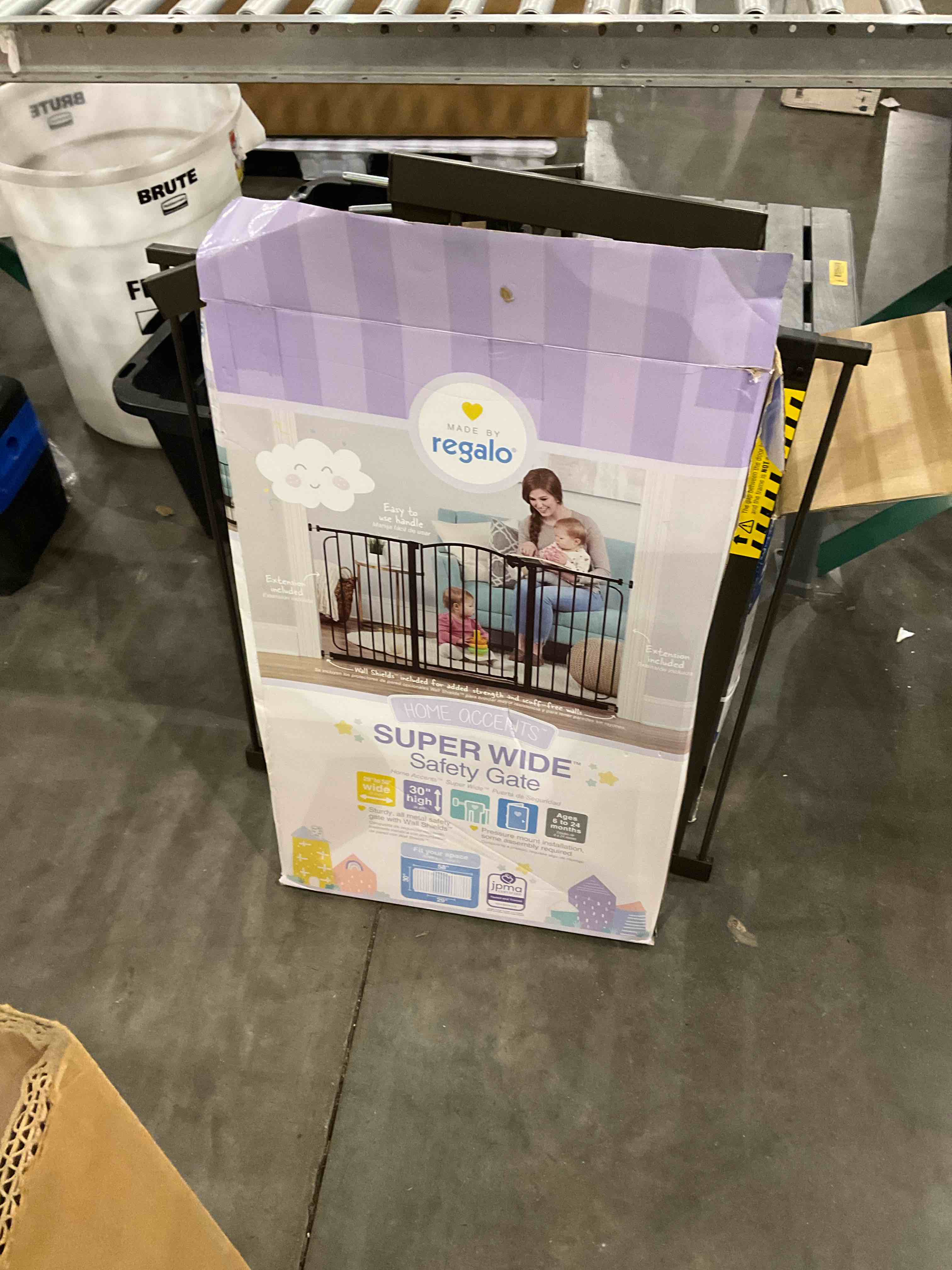 Superwide safety gate