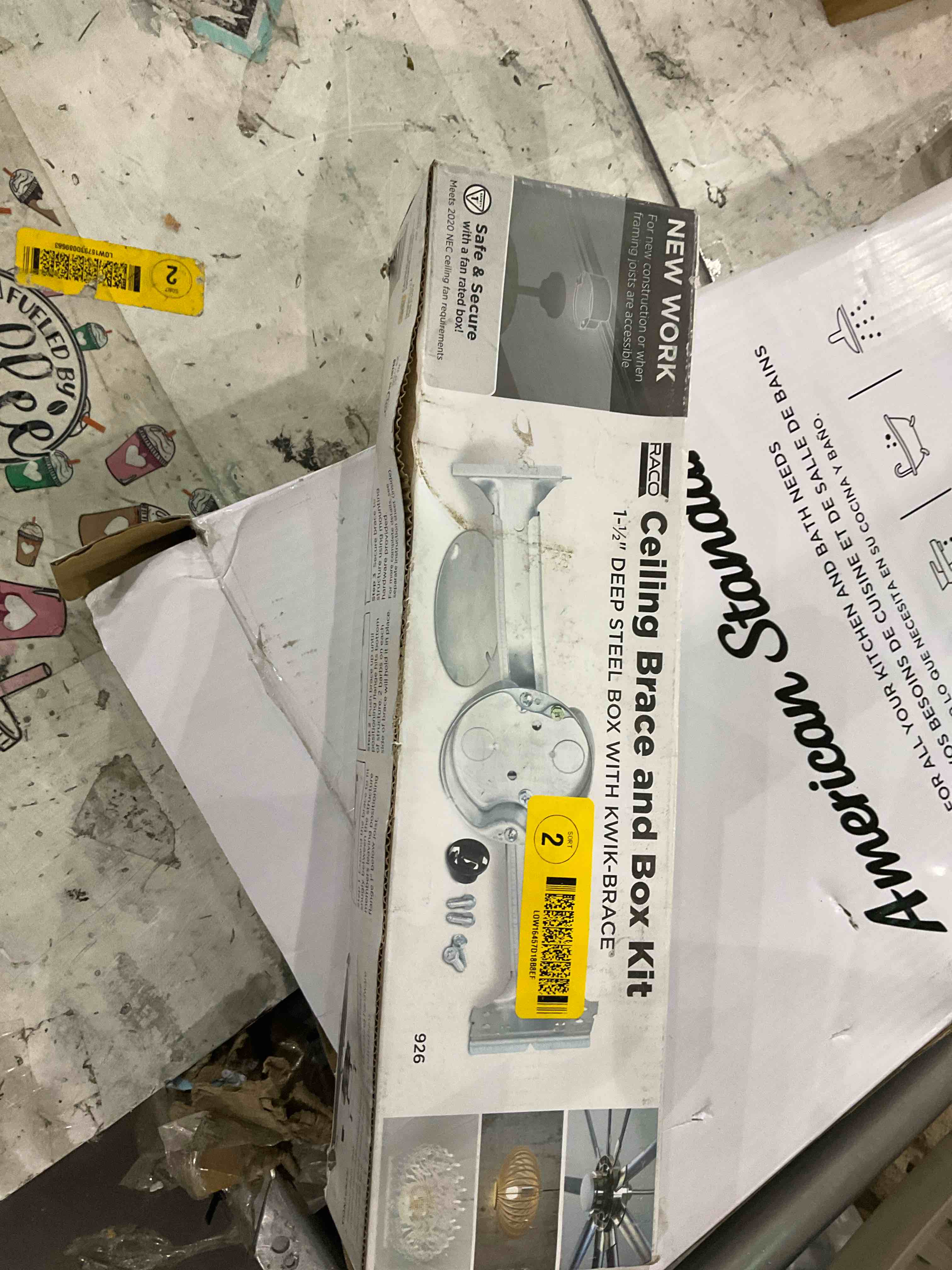 Ceiling brace and box kit 