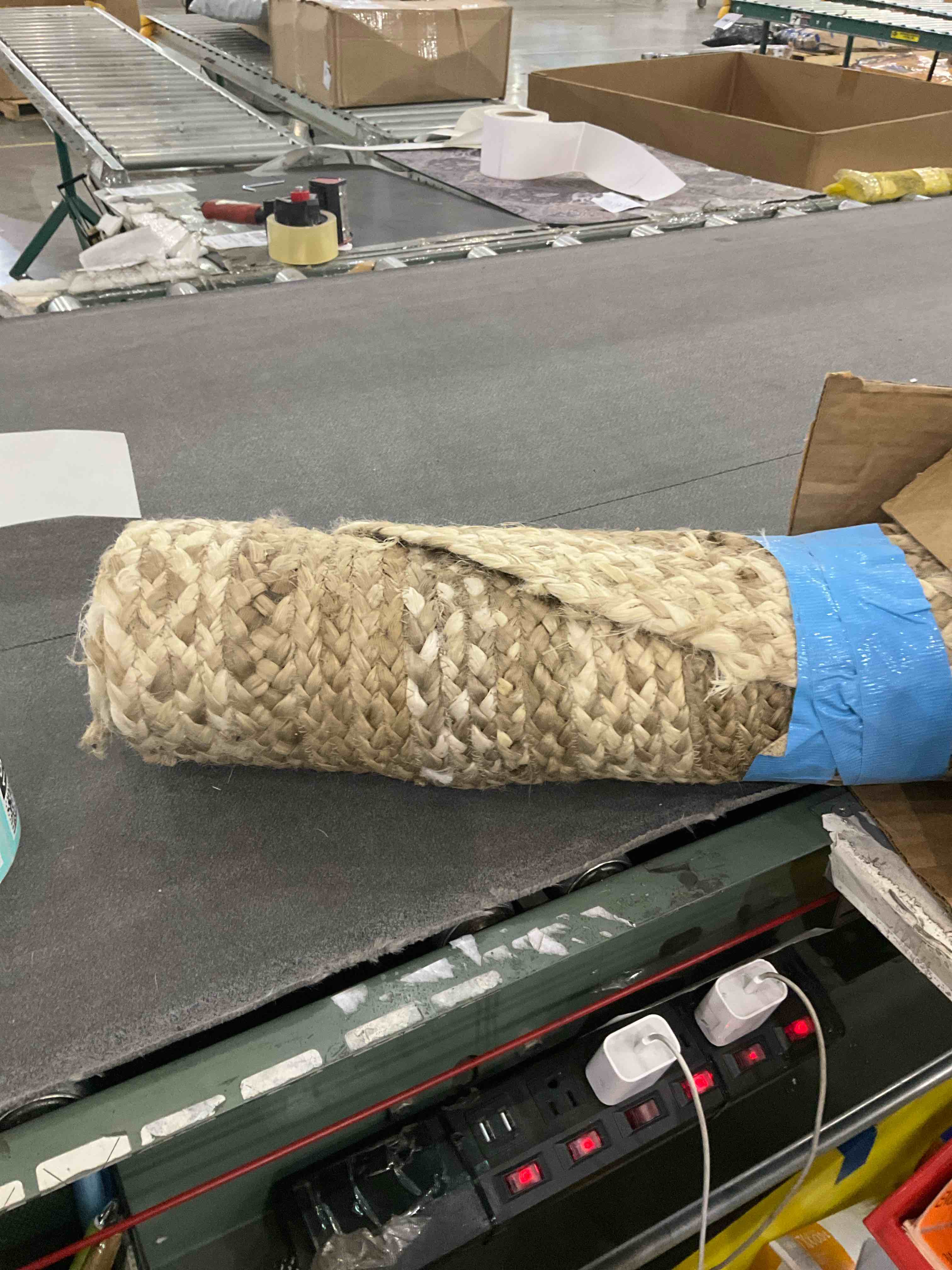 nuLOOM Charlene Braided Border Jute Area Rug, 3' x 5', Natural, Oval, 0.35" Thick Natural 3' x 5' Oval