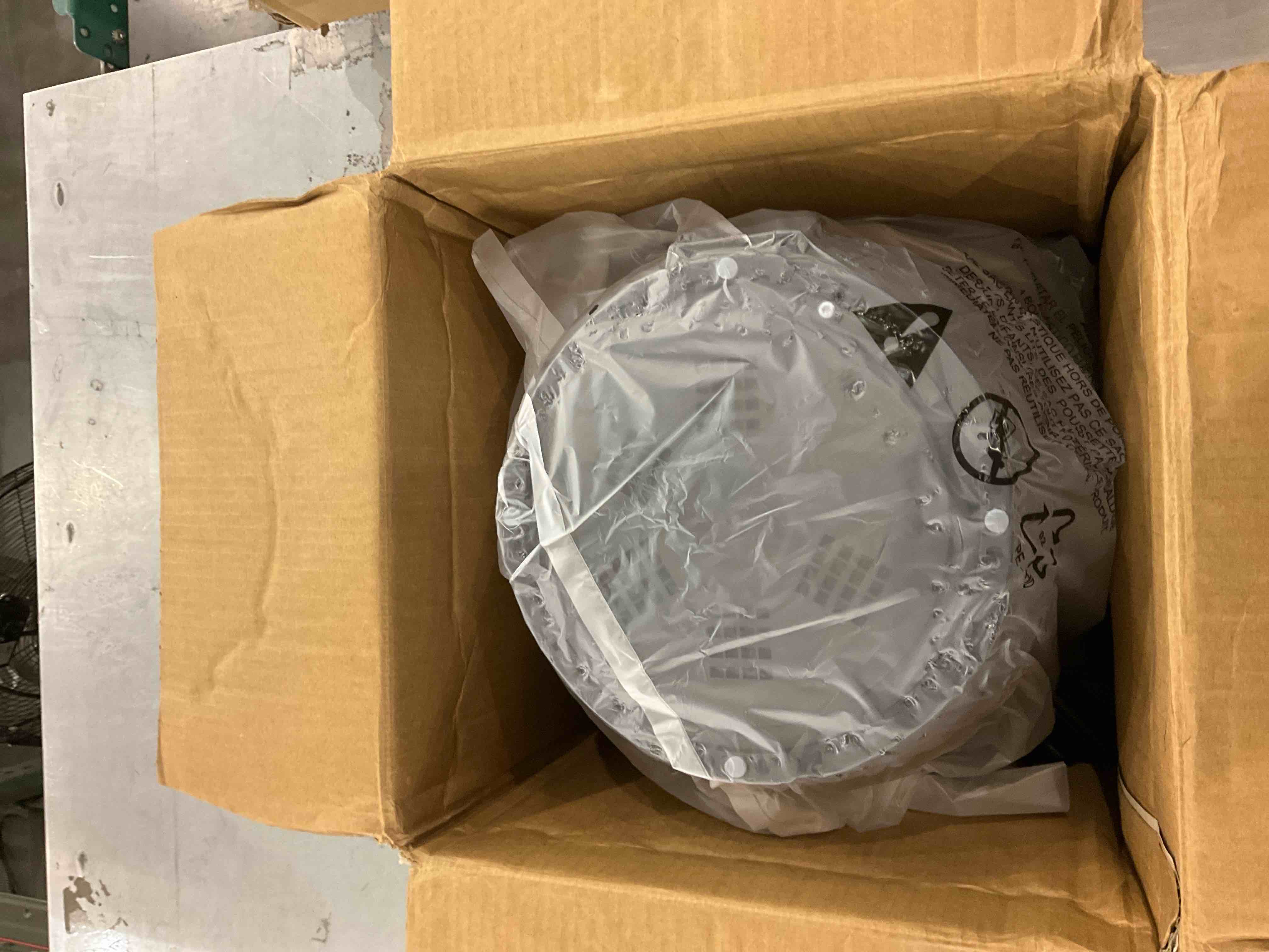 https://s3.amazonaws.com/lotting-images-prod/bidfta/TEA0283272_1729172705730.jpeg
