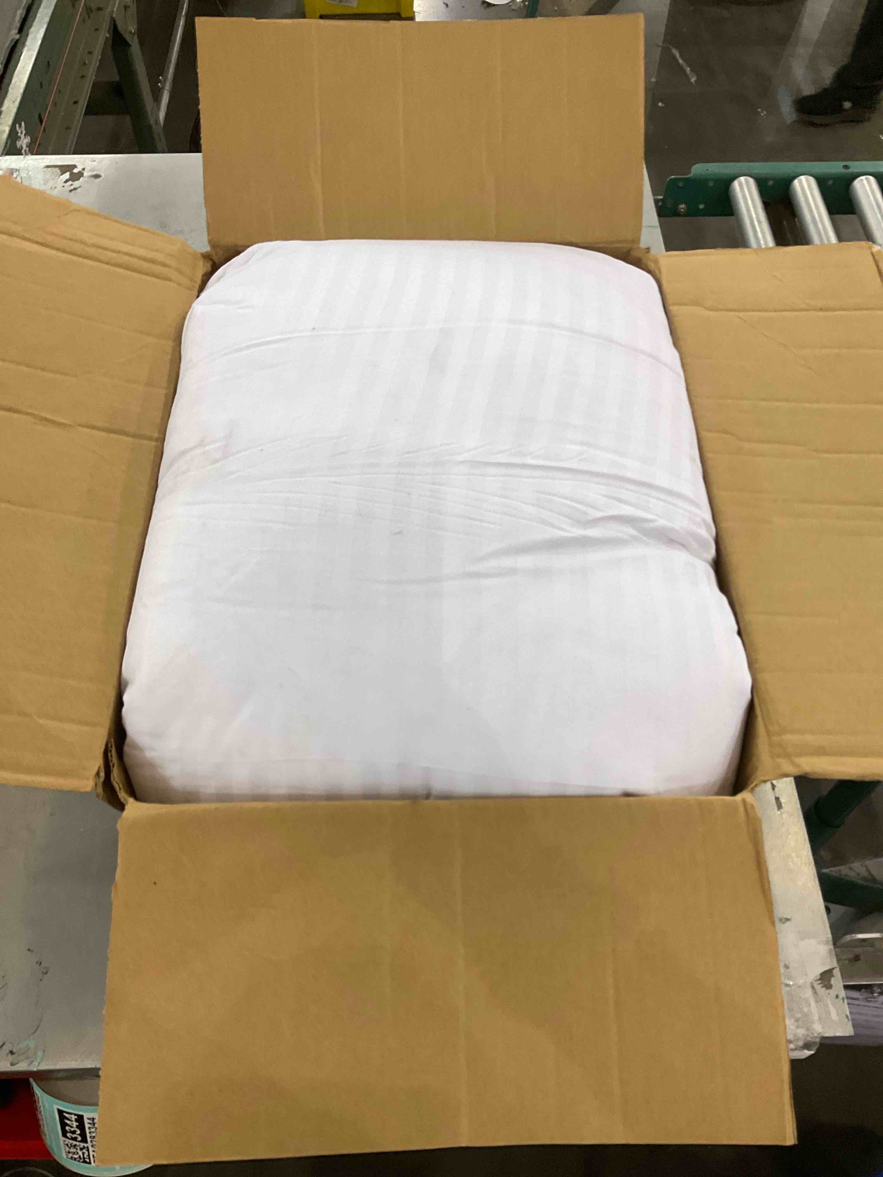 https://s3.amazonaws.com/lotting-images-prod/bidfta/TEA0283362_1729091926840.jpeg