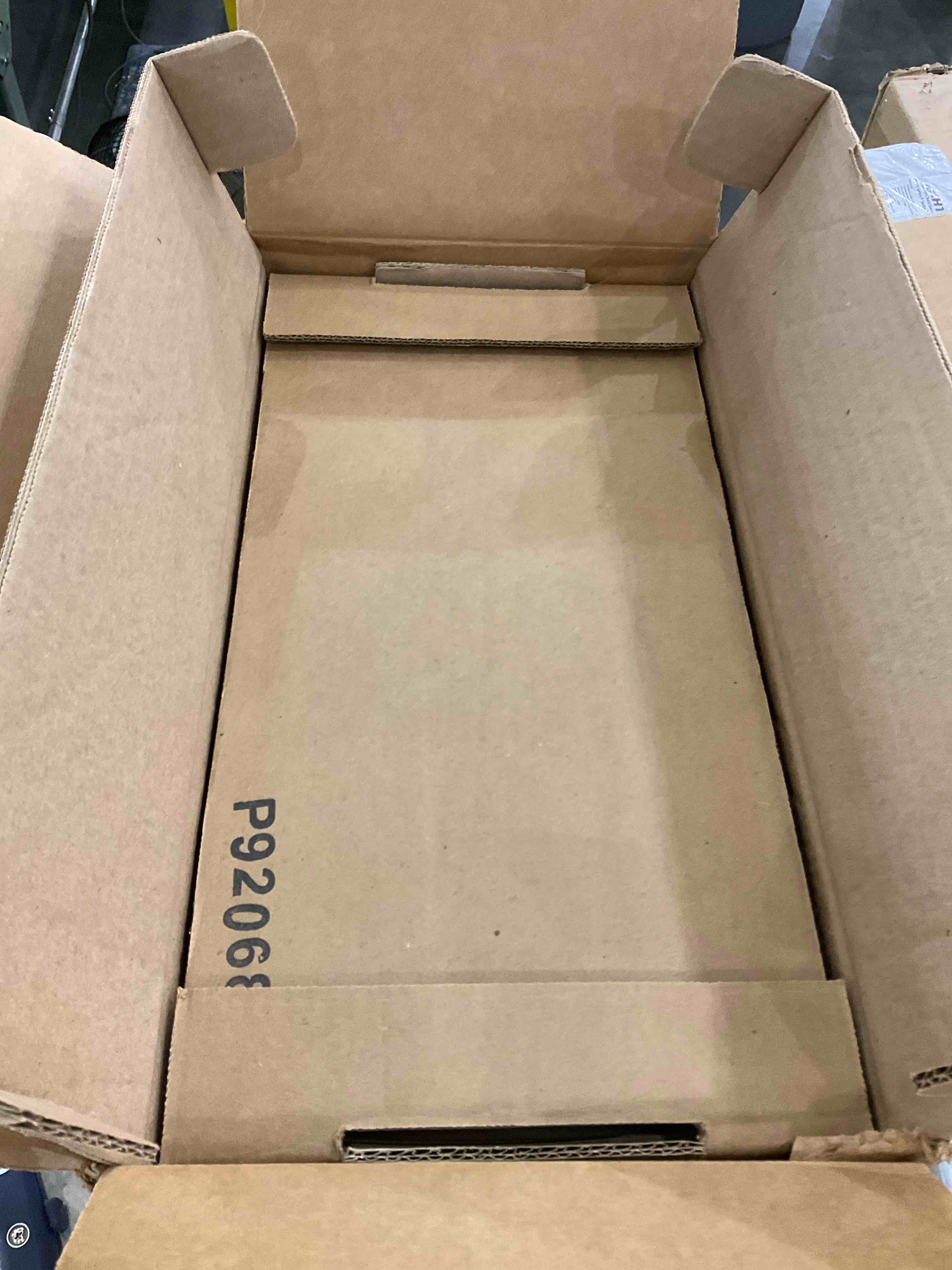 https://s3.amazonaws.com/lotting-images-prod/bidfta/TEA0283368_1729093509297.jpeg
