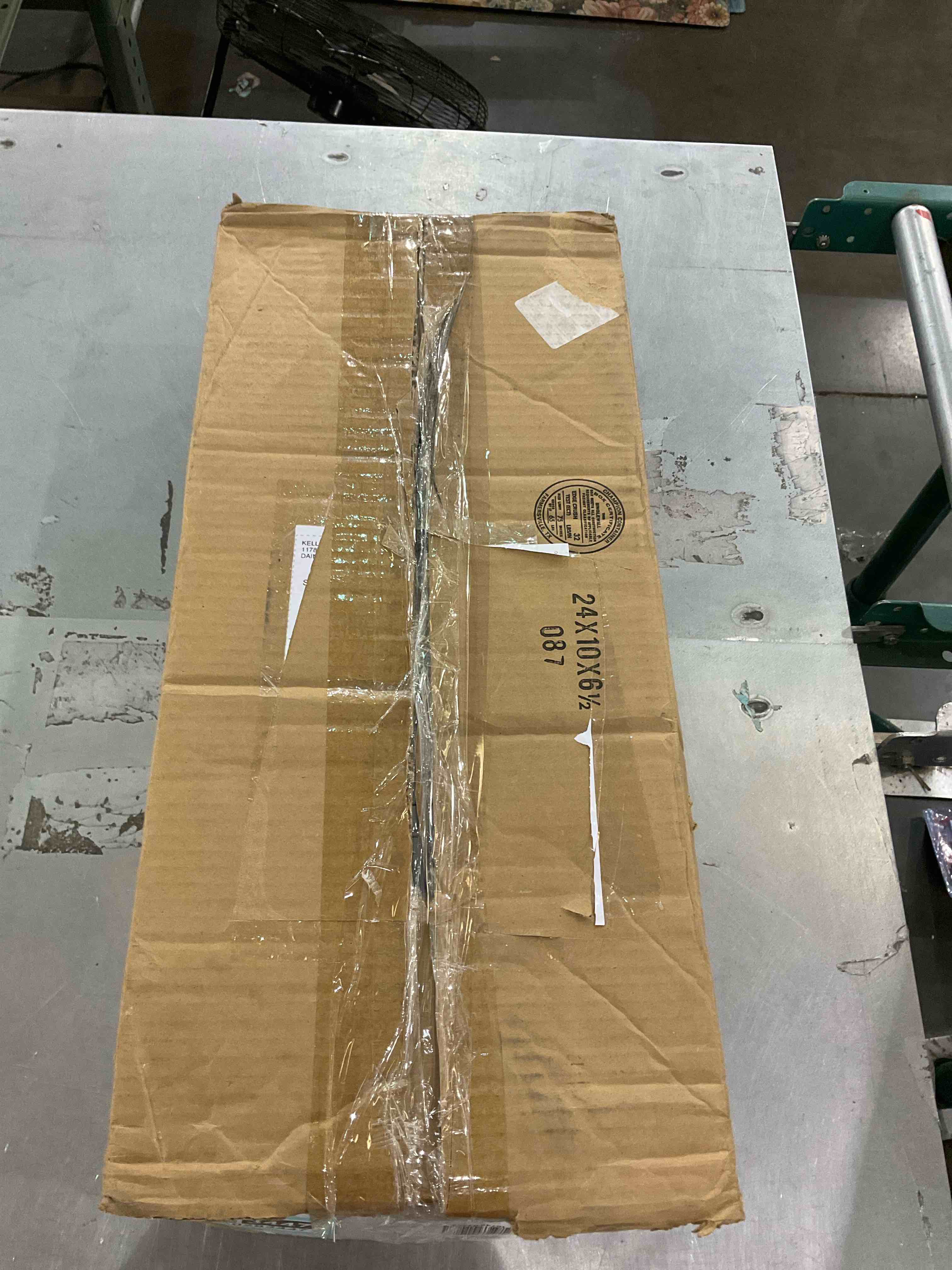 https://s3.amazonaws.com/lotting-images-prod/bidfta/TEA0283447_1729006375605.jpeg