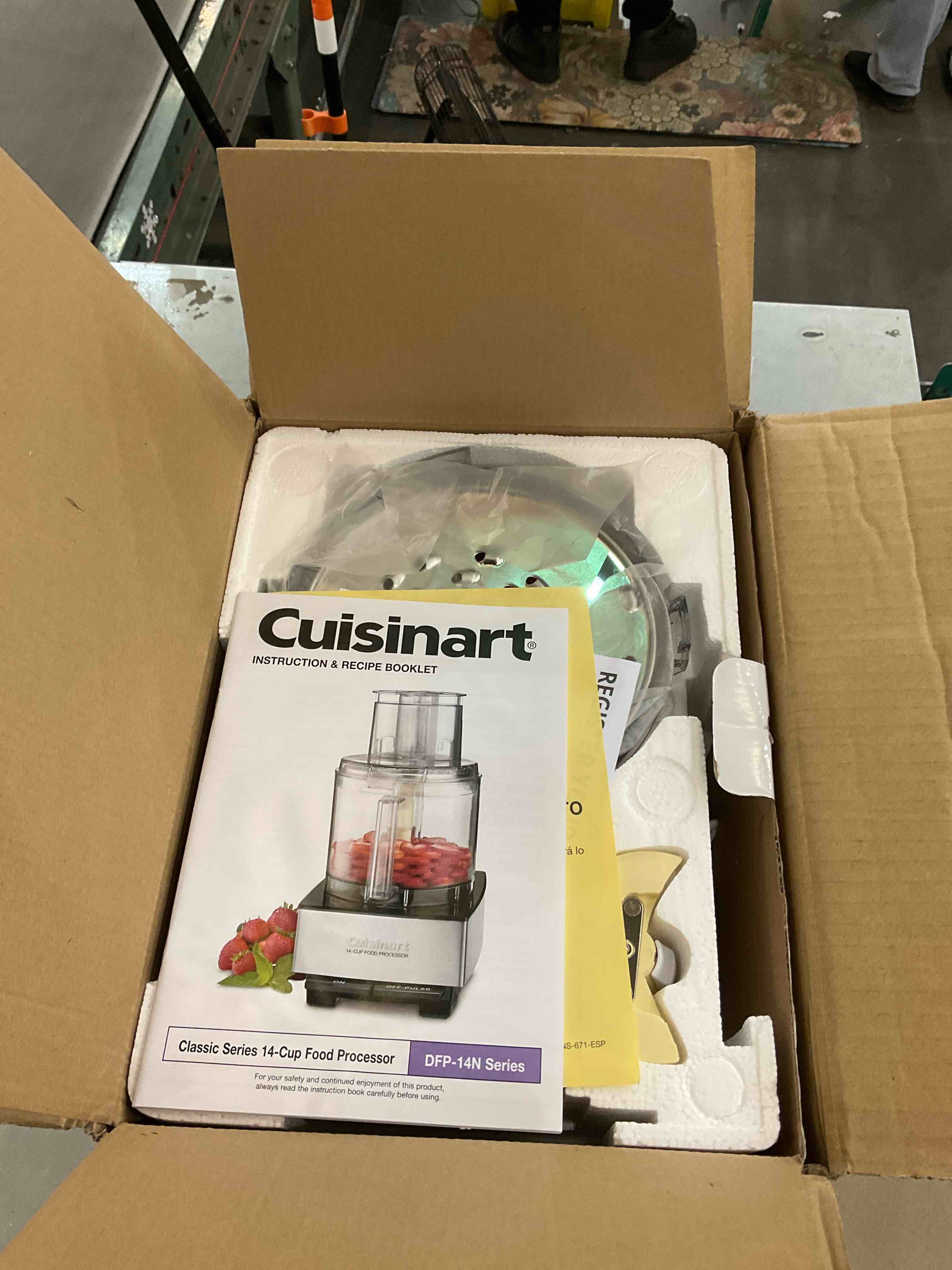 https://s3.amazonaws.com/lotting-images-prod/bidfta/TEA0283560_1728930970947.jpeg