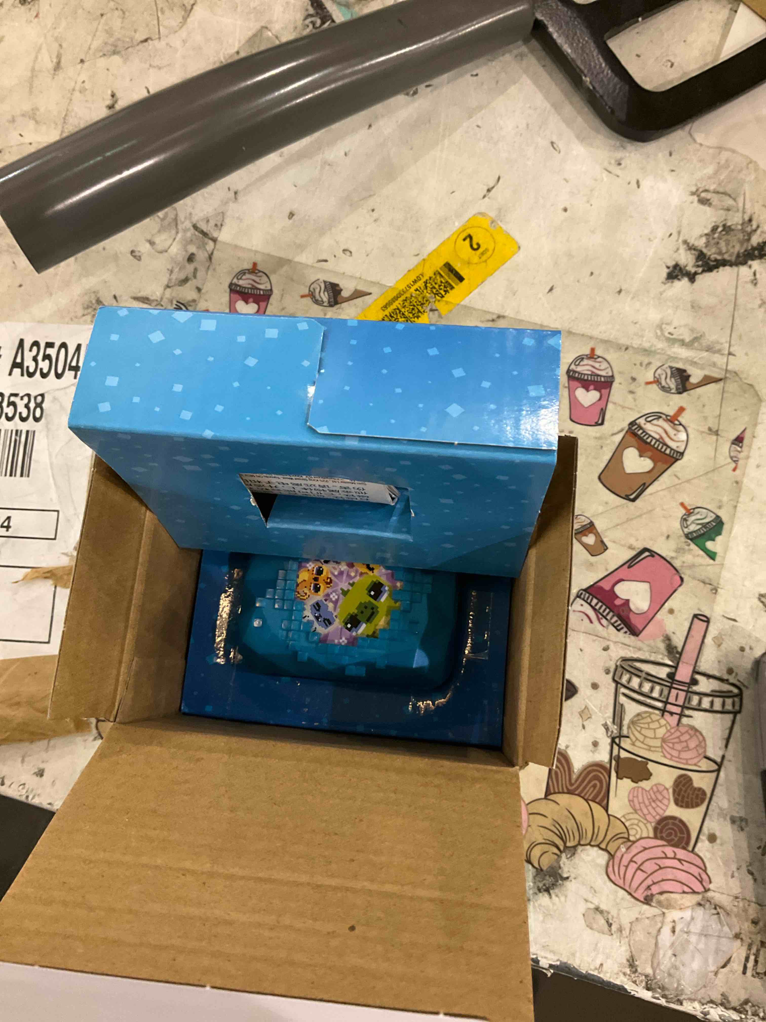 https://s3.amazonaws.com/lotting-images-prod/bidfta/TEA0285186_1737385340989.jpeg