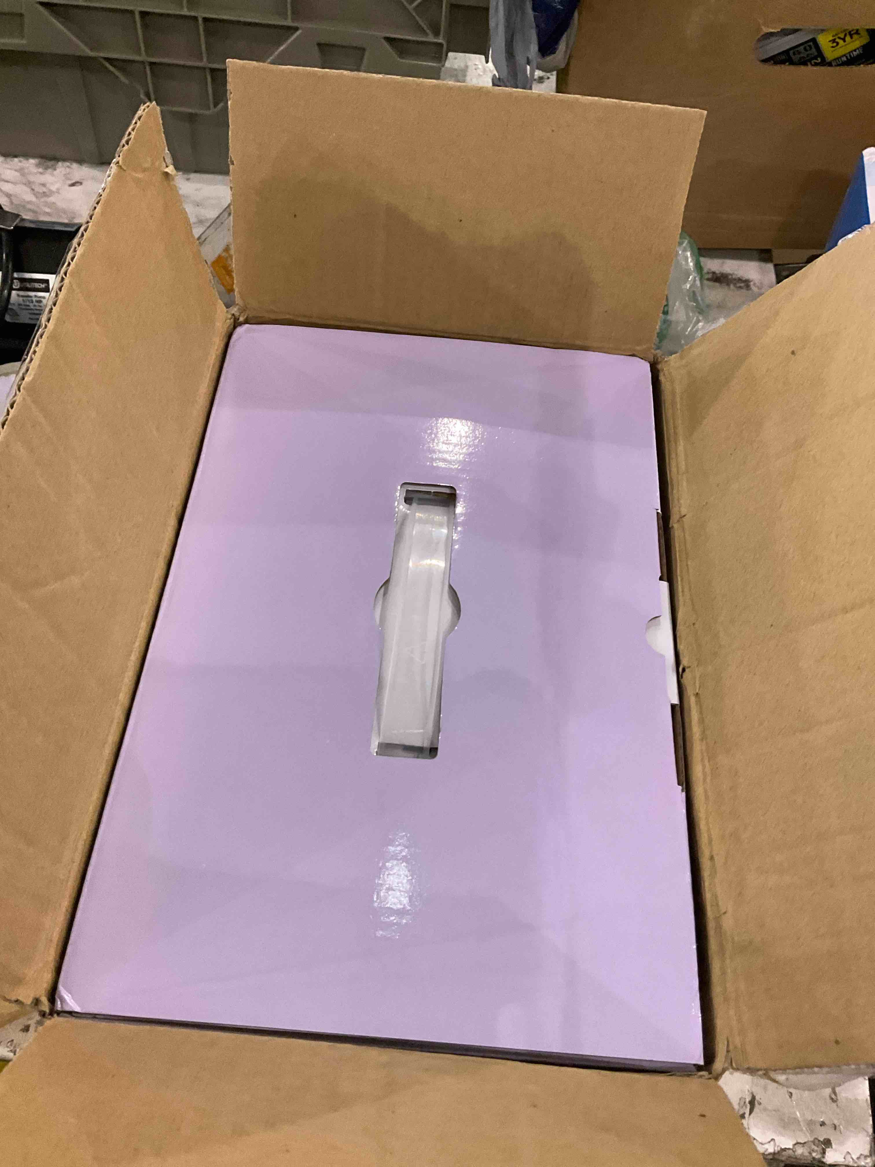 https://s3.amazonaws.com/lotting-images-prod/bidfta/TEA0285282_1737375736652.jpeg