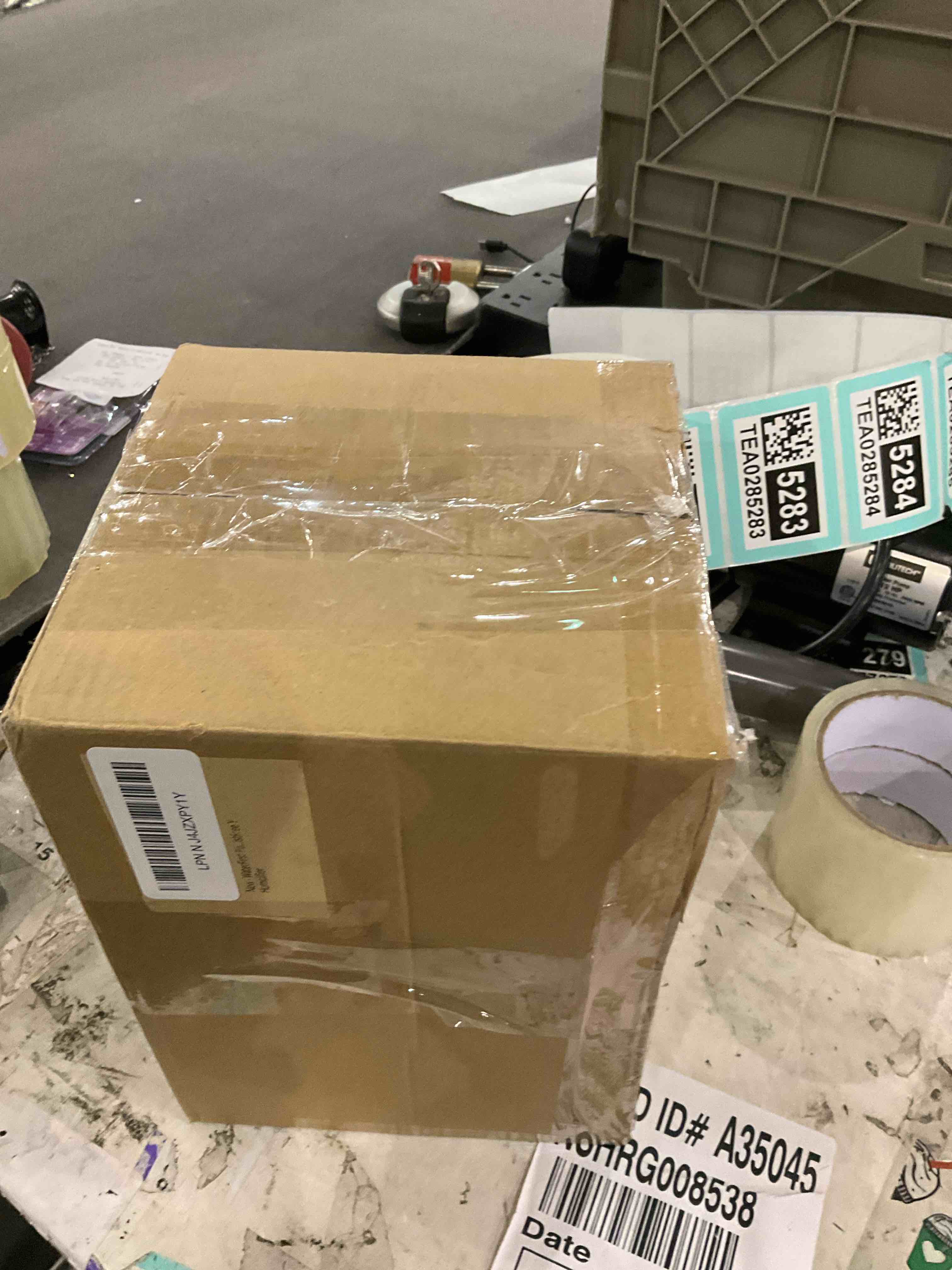 https://s3.amazonaws.com/lotting-images-prod/bidfta/TEA0285291_1737374967961.jpeg