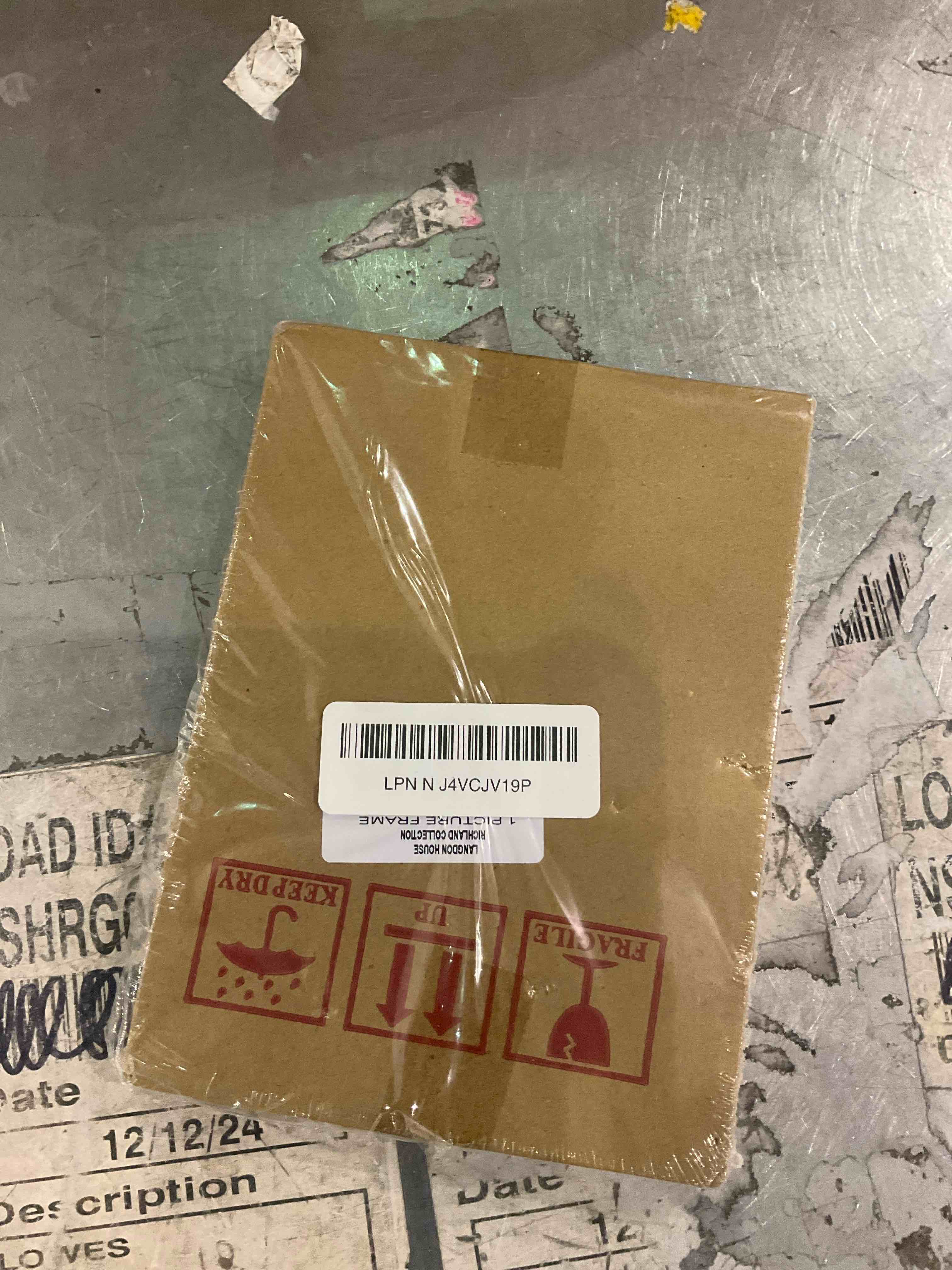 https://s3.amazonaws.com/lotting-images-prod/bidfta/TEA0286104_1737376845766.jpeg