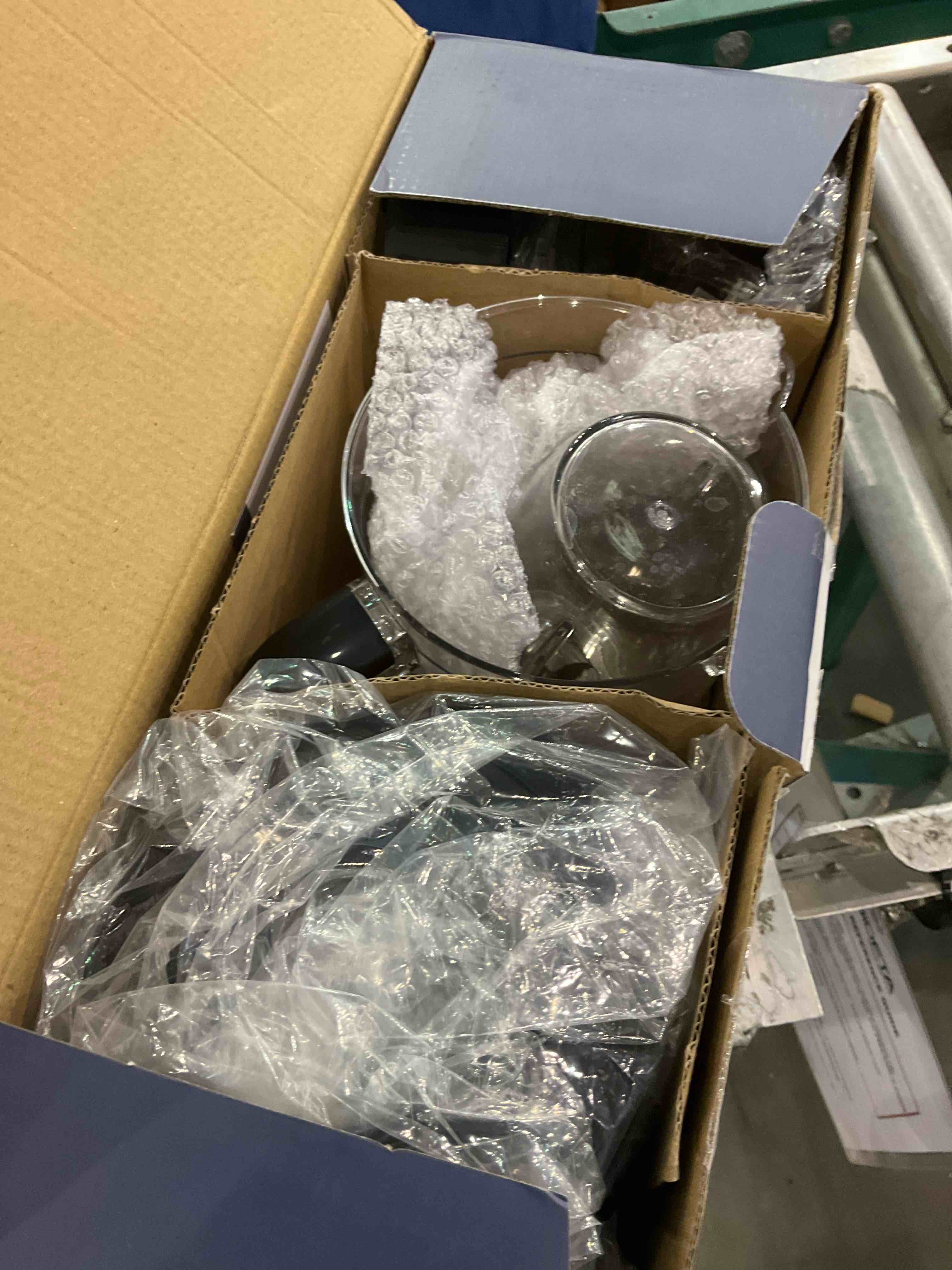 https://s3.amazonaws.com/lotting-images-prod/bidfta/TEA0287186_1736260143039.jpeg