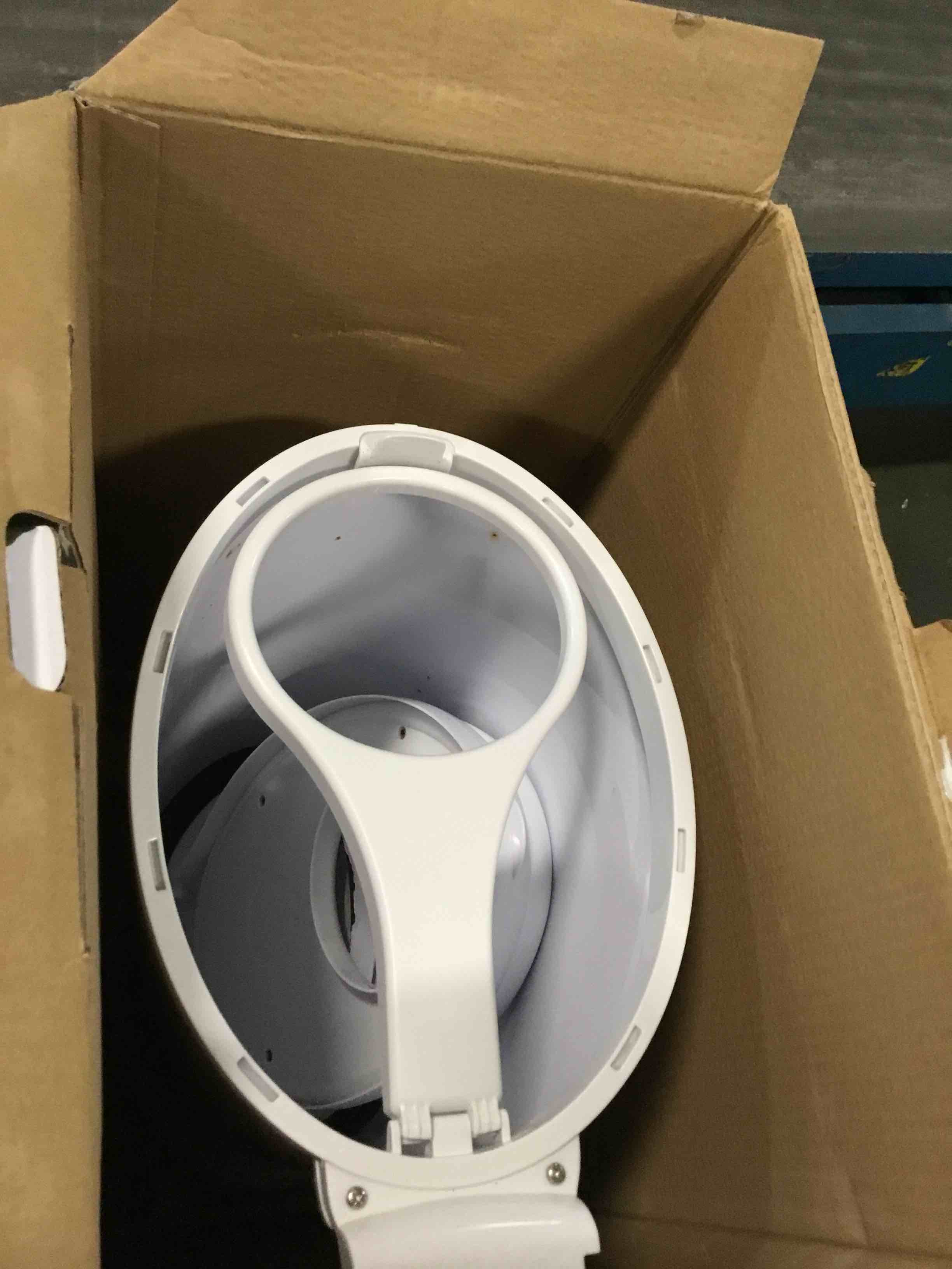 https://s3.amazonaws.com/lotting-images-prod/bidfta/TEA0289095_1727751459761.jpeg