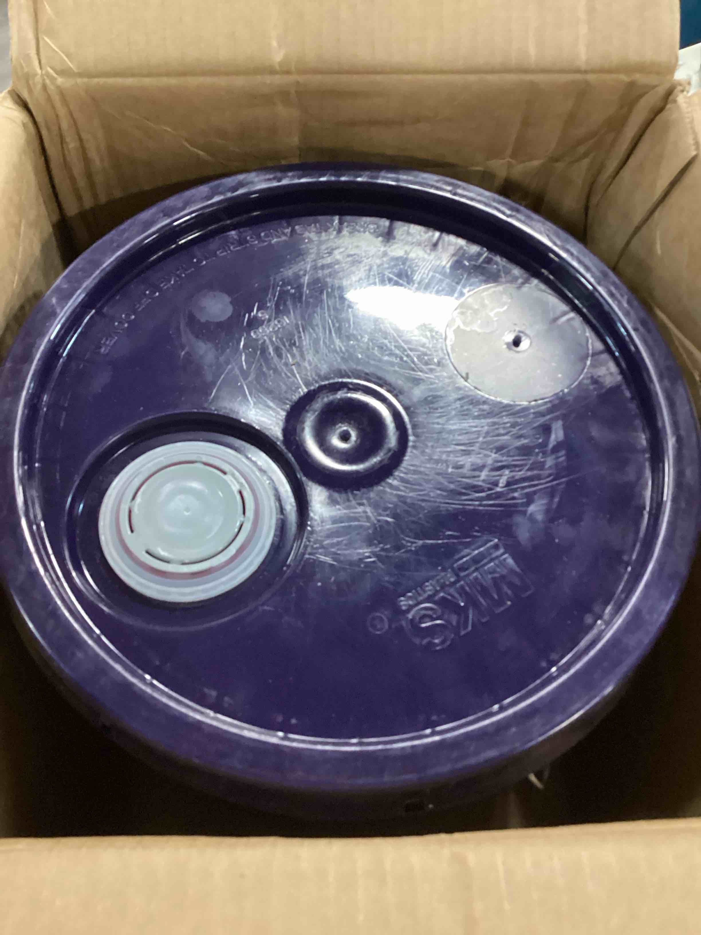 https://s3.amazonaws.com/lotting-images-prod/bidfta/TEA0290195_1727926516894.jpeg