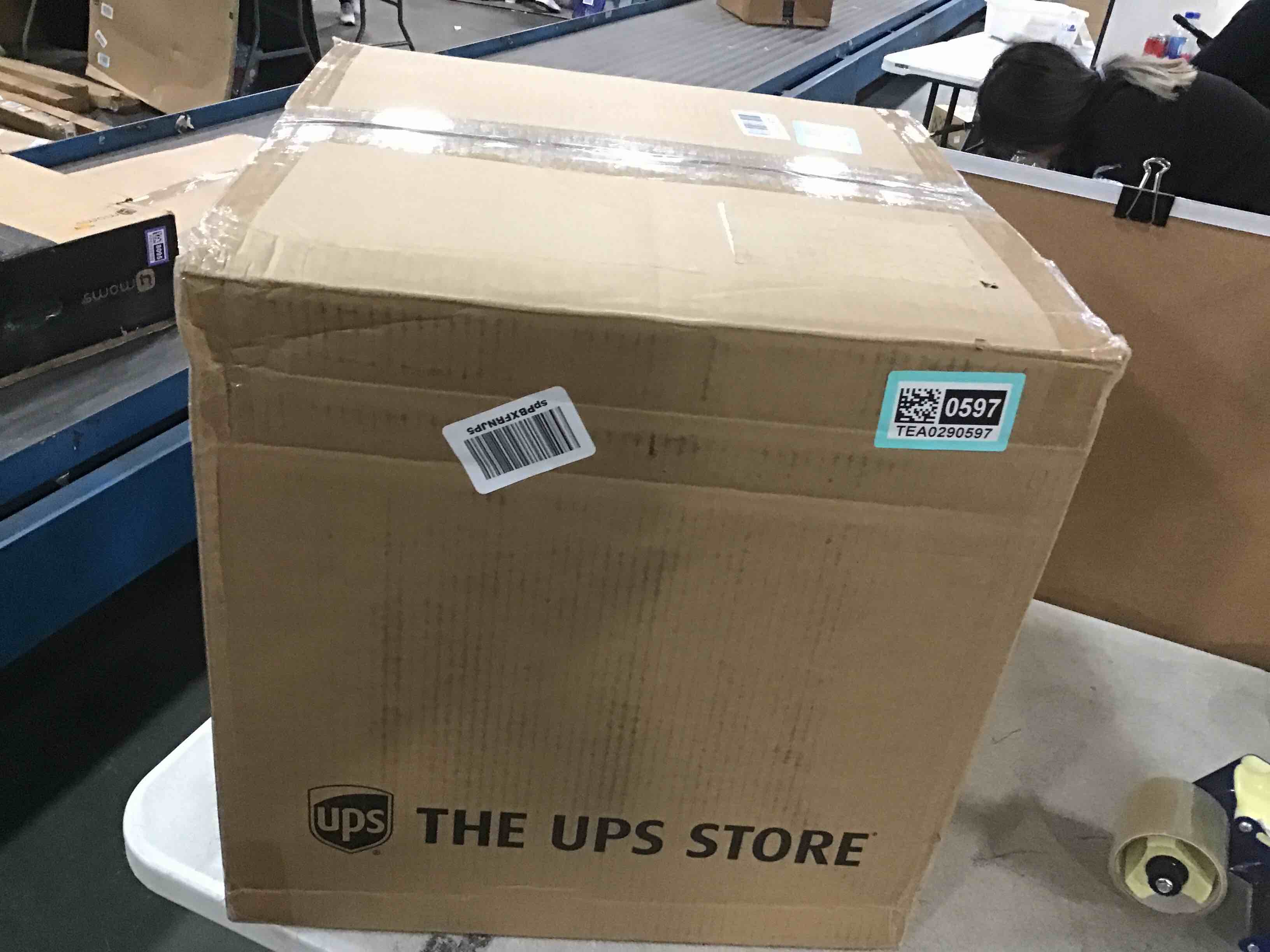 https://s3.amazonaws.com/lotting-images-prod/bidfta/TEA0290597_1727758029310.jpeg