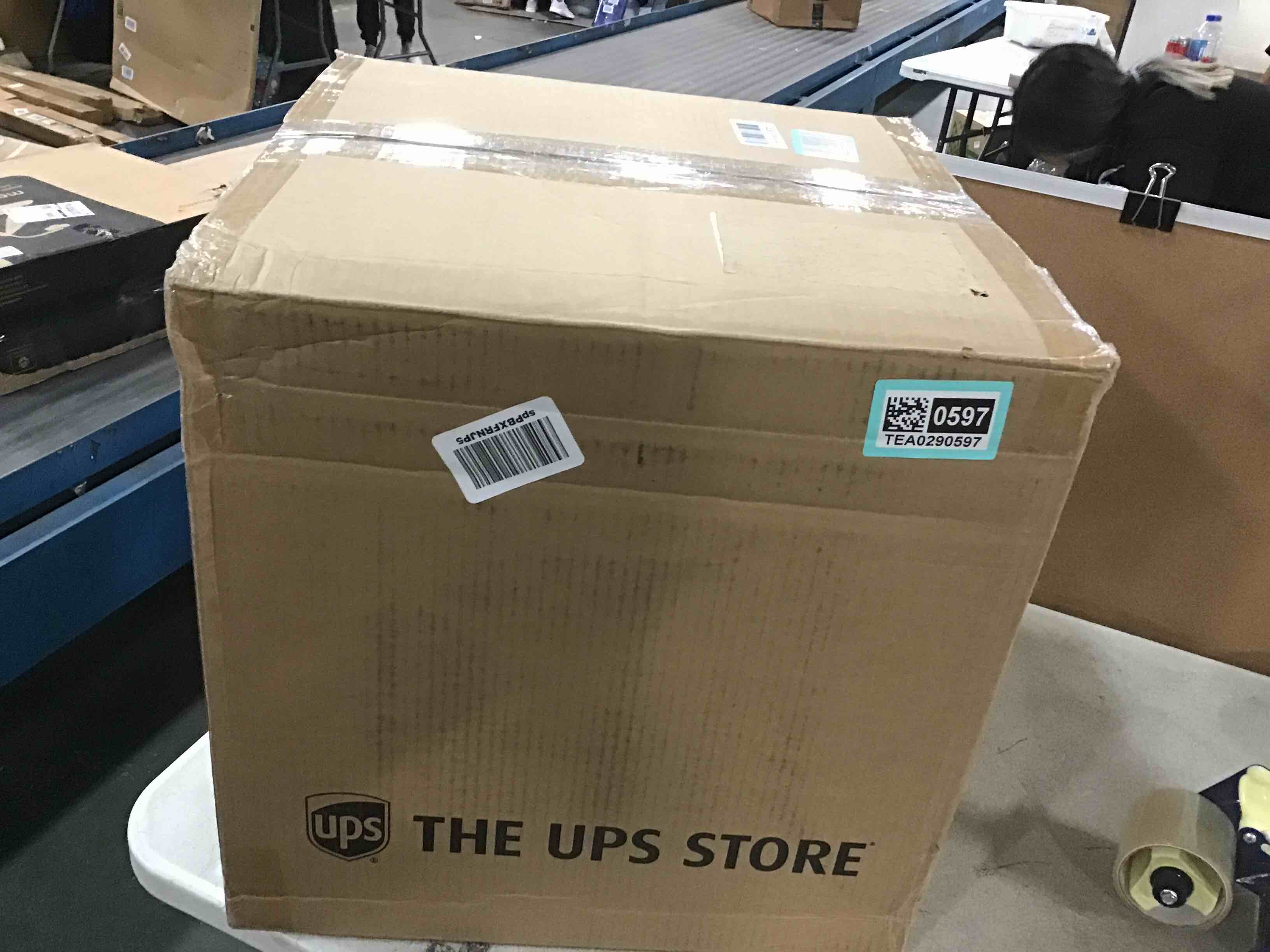 https://s3.amazonaws.com/lotting-images-prod/bidfta/TEA0290597_1727758030607.jpeg