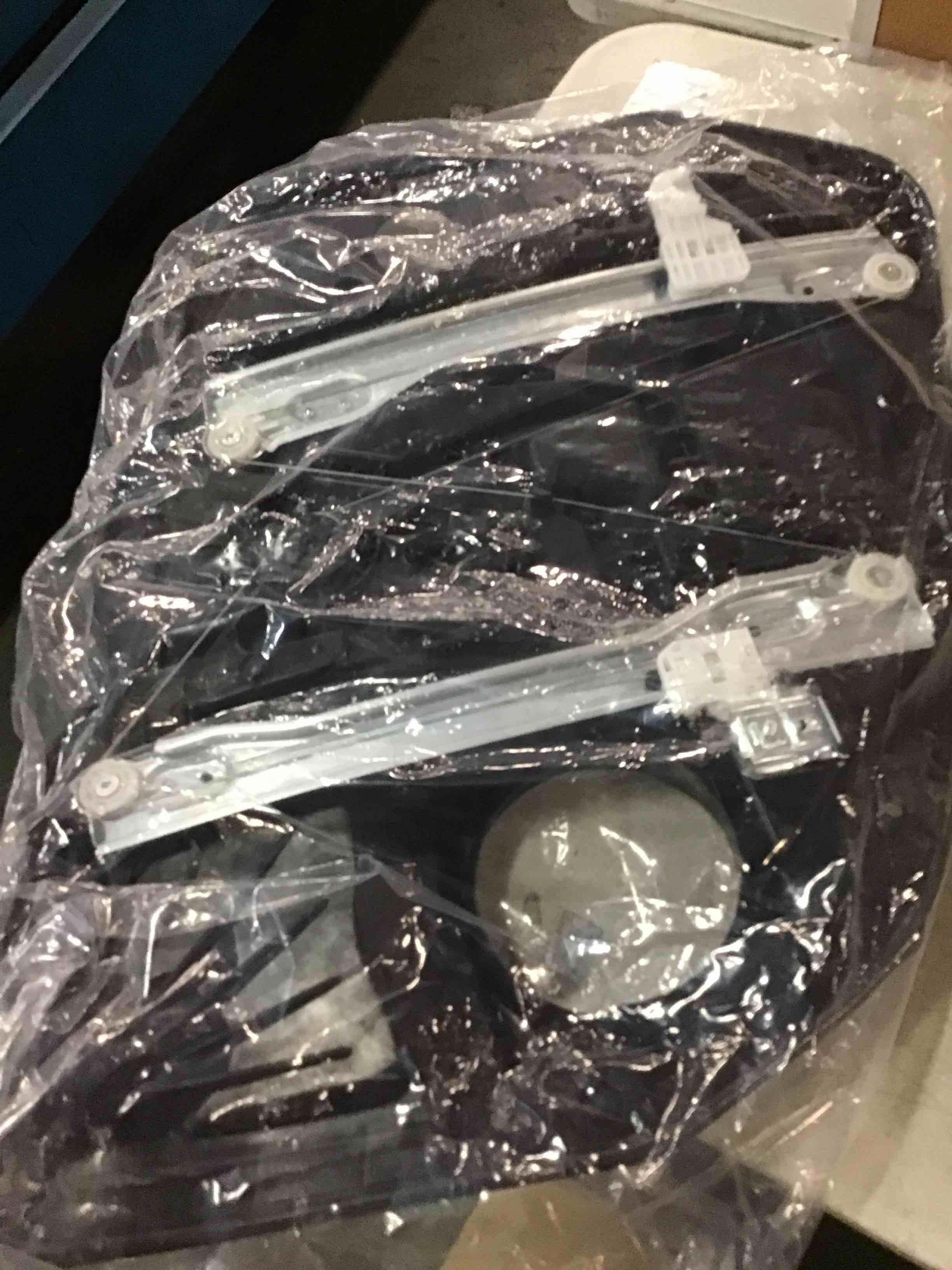 https://s3.amazonaws.com/lotting-images-prod/bidfta/TEA0291447_1727153893318.jpeg