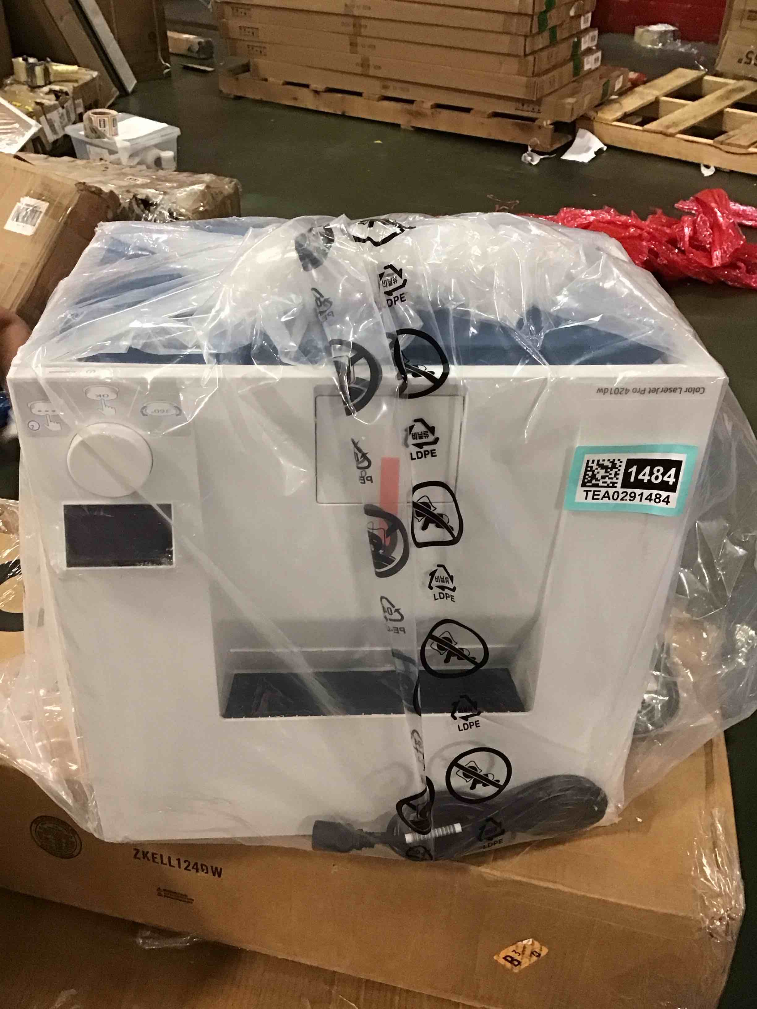 https://s3.amazonaws.com/lotting-images-prod/bidfta/TEA0291484_1727142017272.jpeg