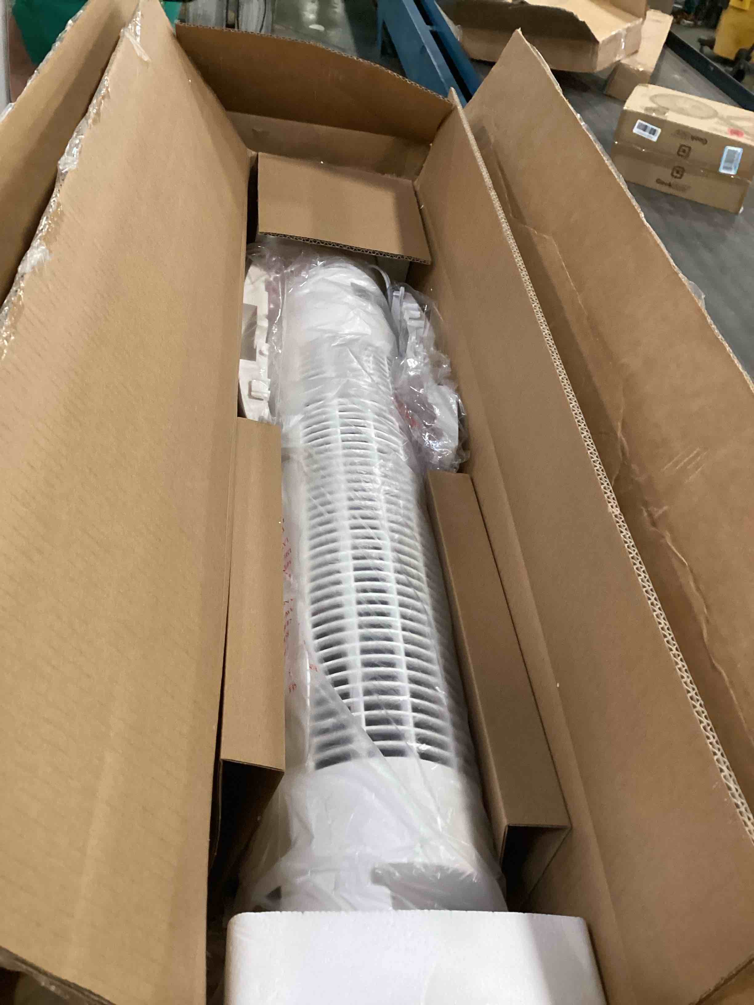 https://s3.amazonaws.com/lotting-images-prod/bidfta/TEA0296039_1727365710272.jpeg