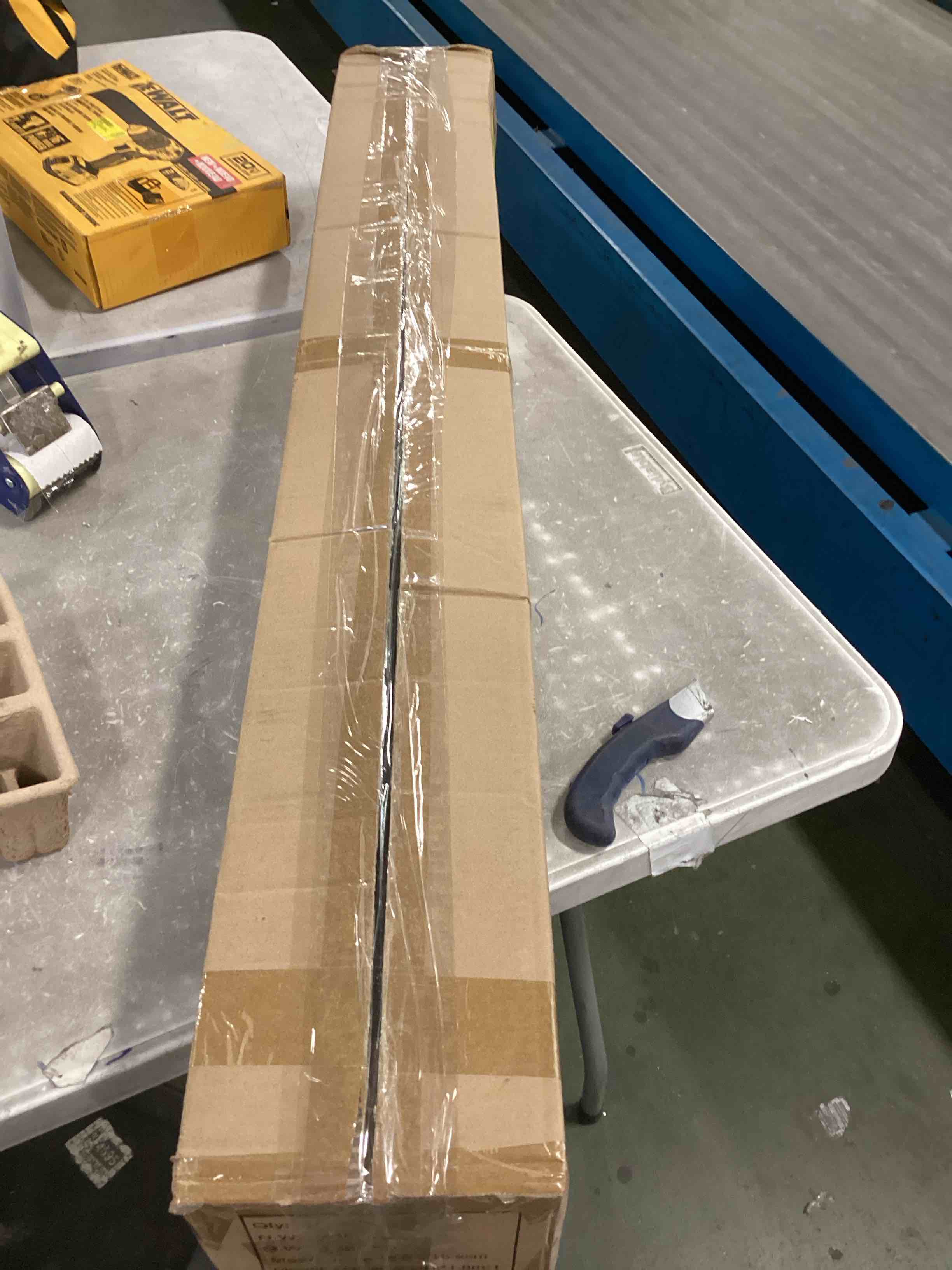 https://s3.amazonaws.com/lotting-images-prod/bidfta/TEA0296113_1727380068219.jpeg