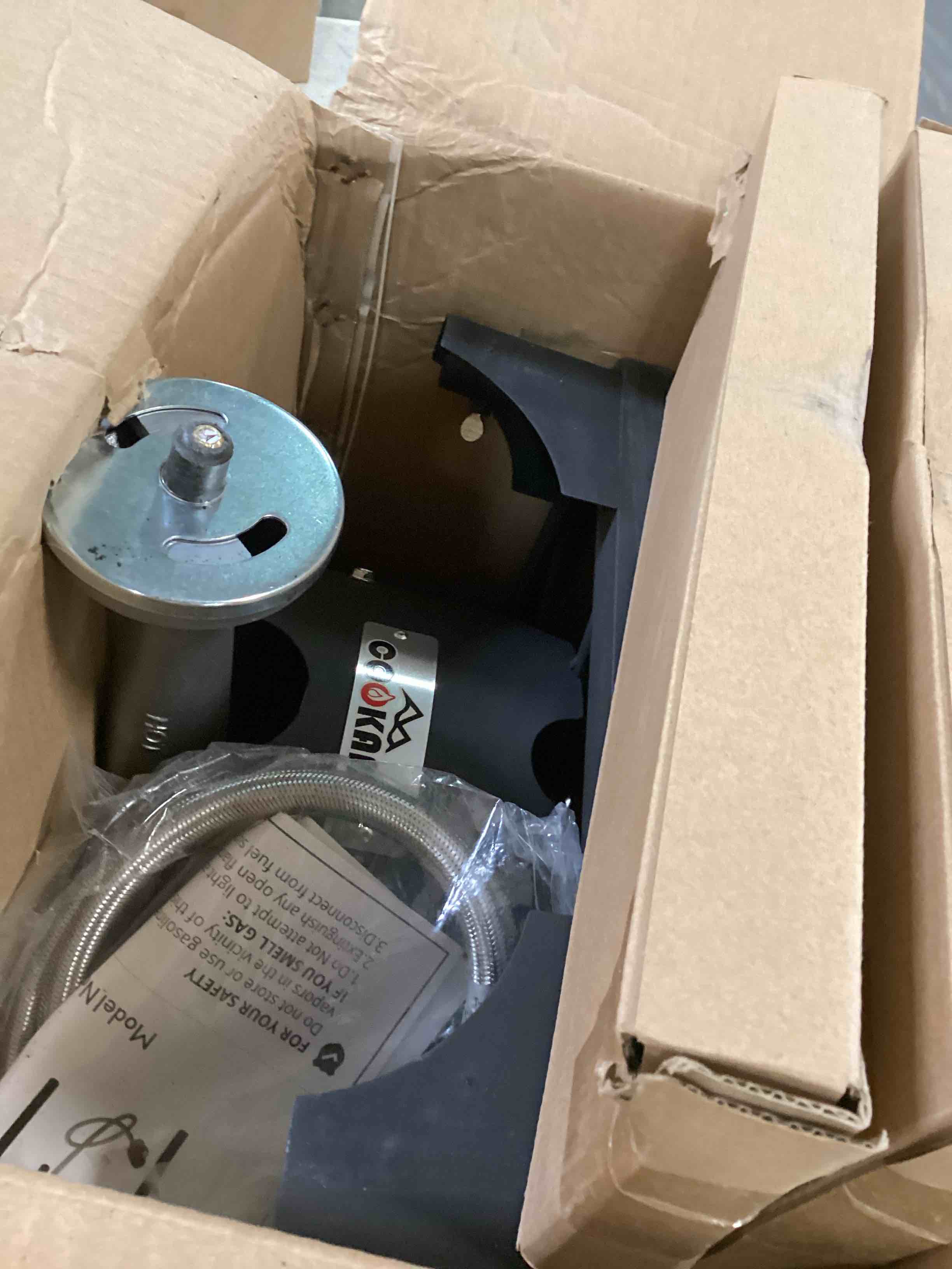 https://s3.amazonaws.com/lotting-images-prod/bidfta/TEA0297768_1726767339035.jpeg