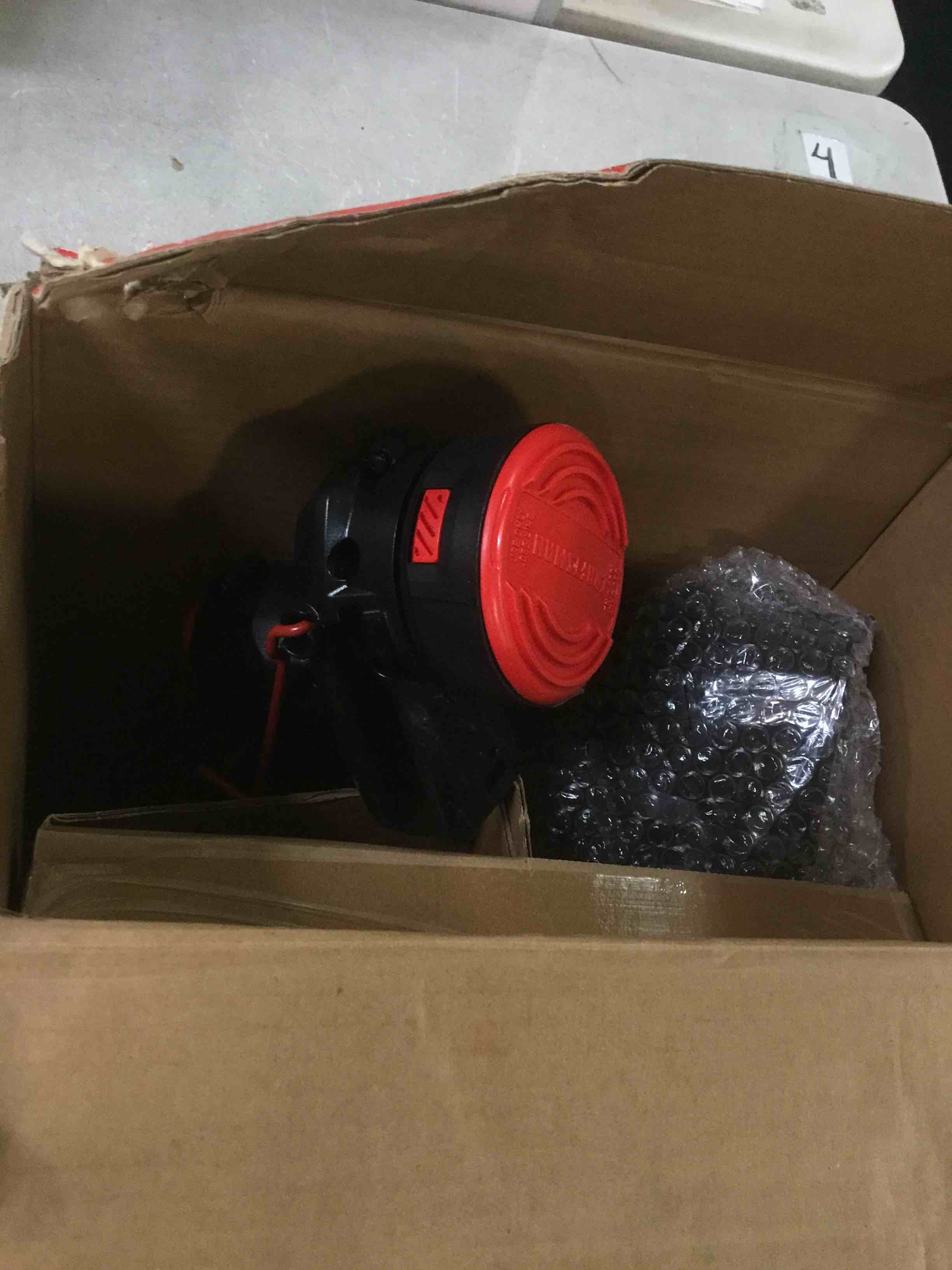 https://s3.amazonaws.com/lotting-images-prod/bidfta/TEA0298674_1728675888039.jpeg