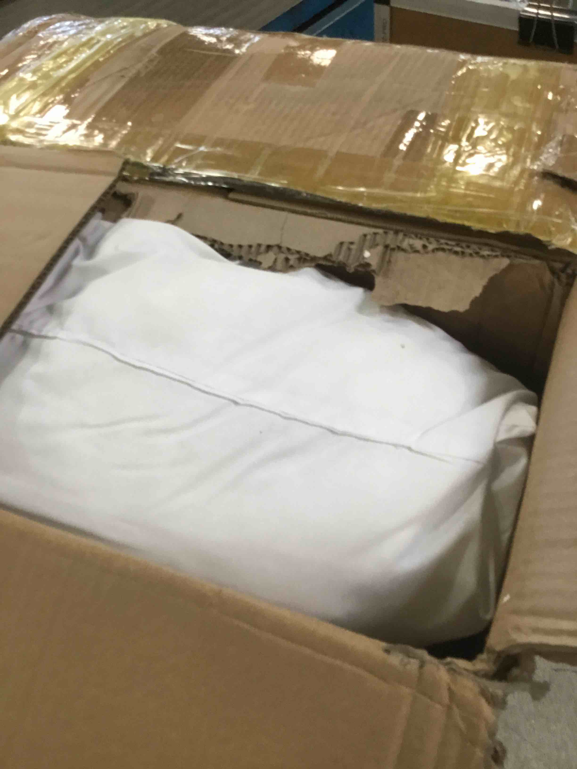 https://s3.amazonaws.com/lotting-images-prod/bidfta/TEA0299008_1728571974845.jpeg