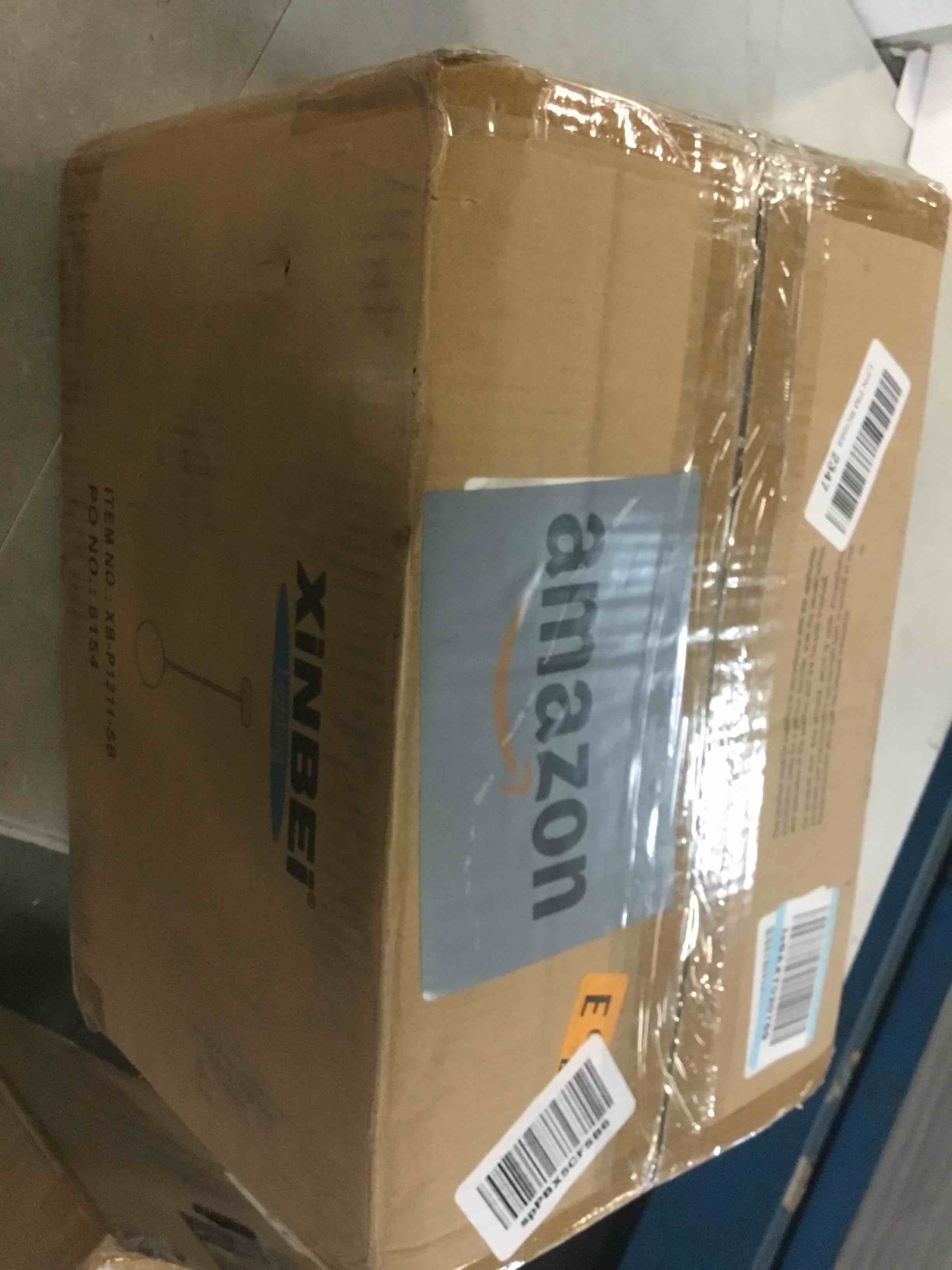 https://s3.amazonaws.com/lotting-images-prod/bidfta/TEA0299157_1728498328142.jpeg